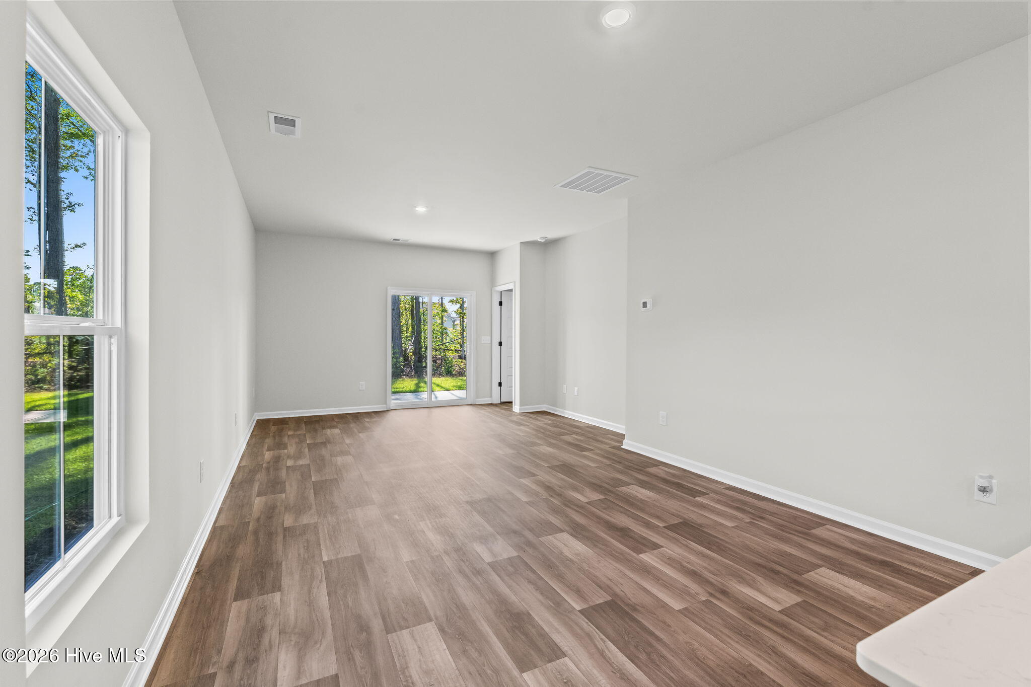 1033 Harbor Drive Property Photo 4