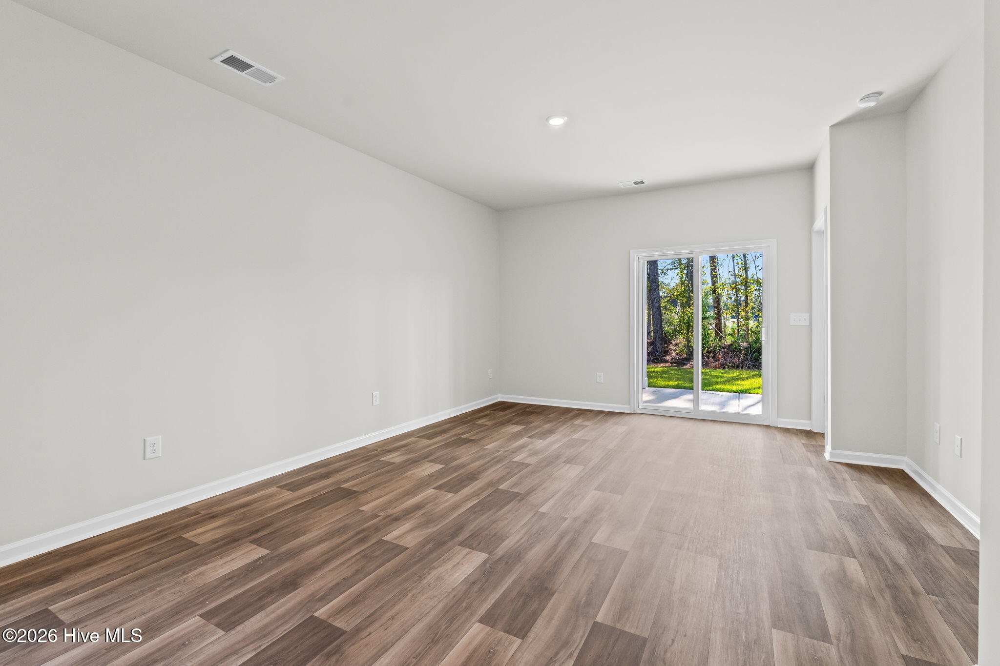 1033 Harbor Drive Property Photo 7
