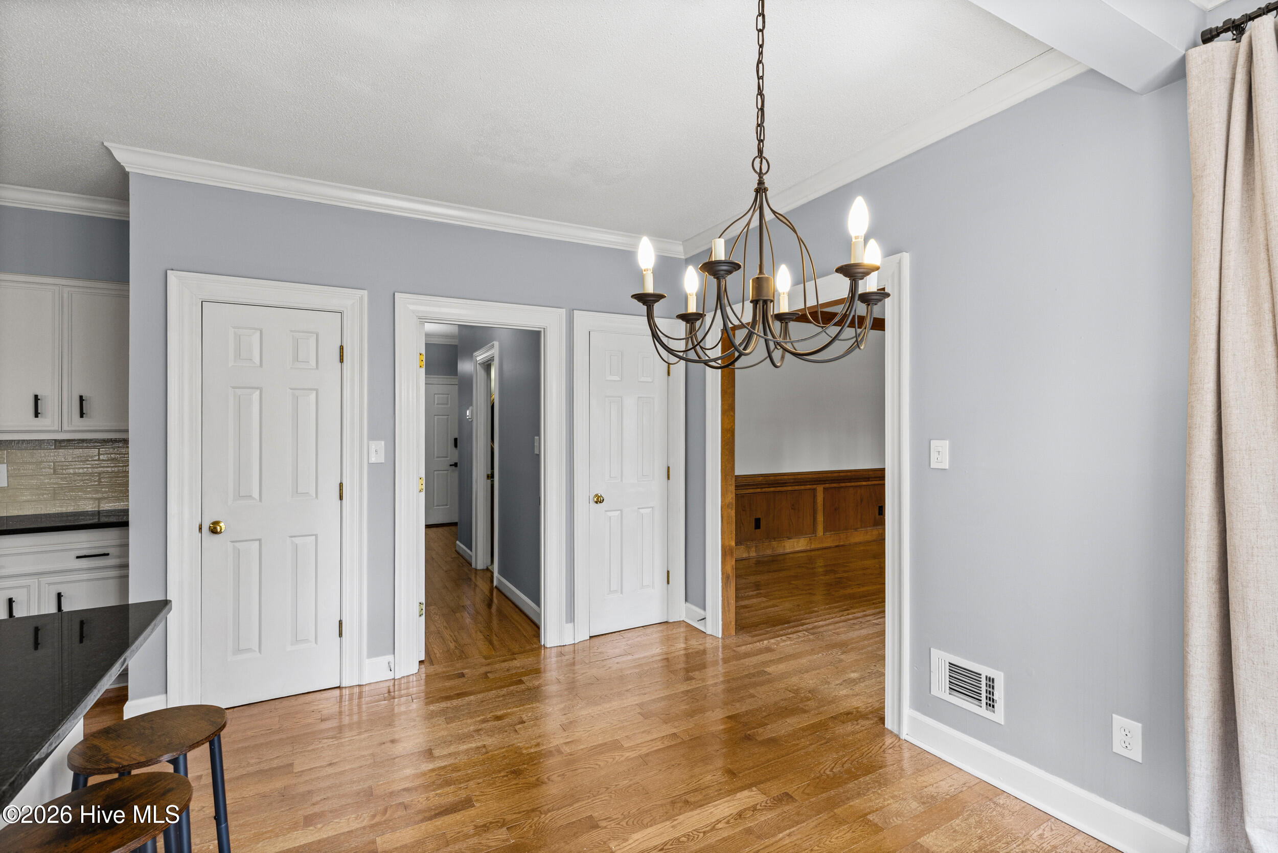4230 Quail Springs Circle Property Photo 8