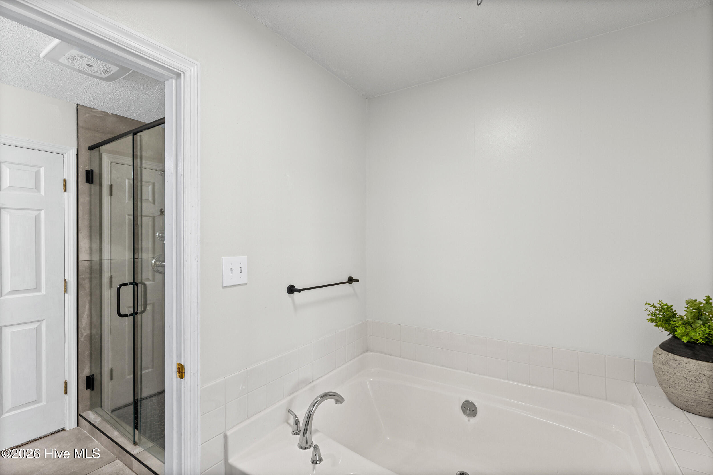 4230 Quail Springs Circle Property Photo 17