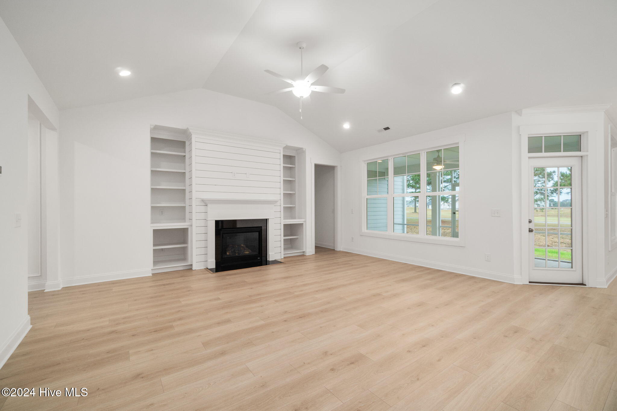105 Windswept Lane Property Photo 6