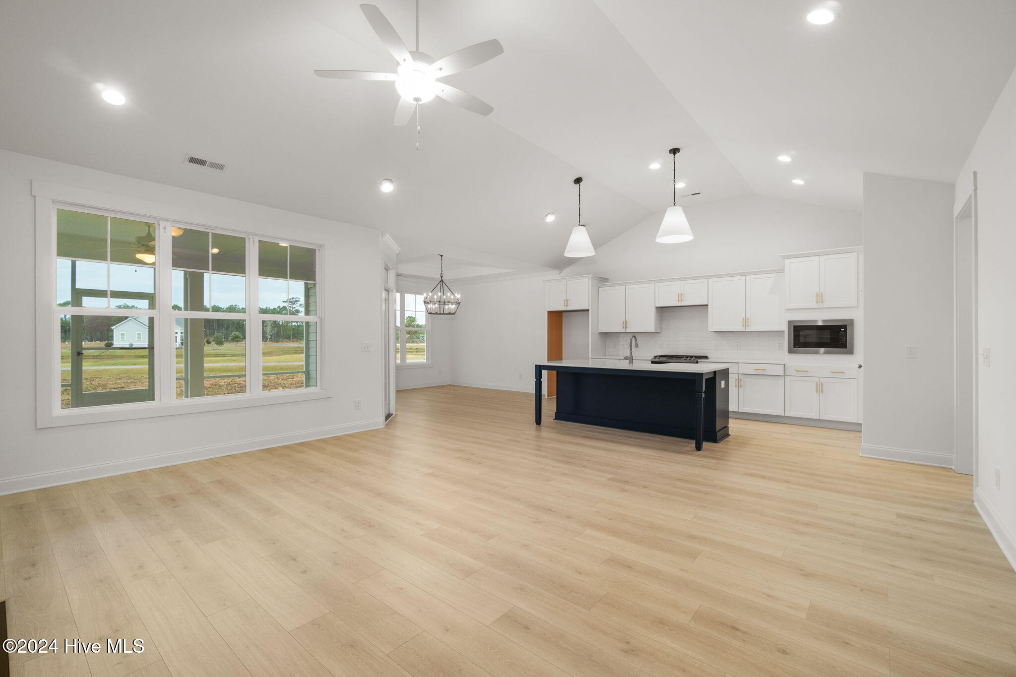 105 Windswept Lane Property Photo 8