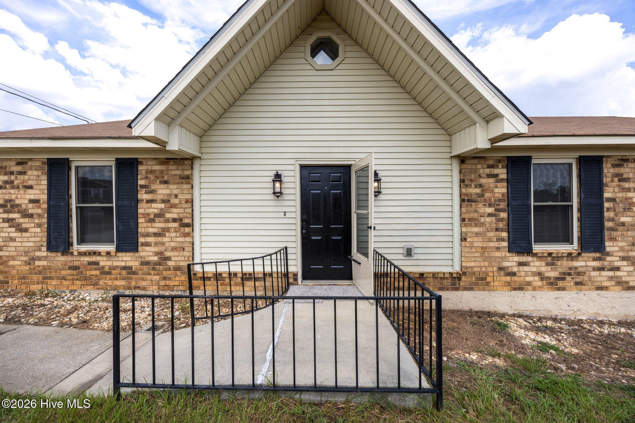 2554 Tara Heights Circle Property Photo 3