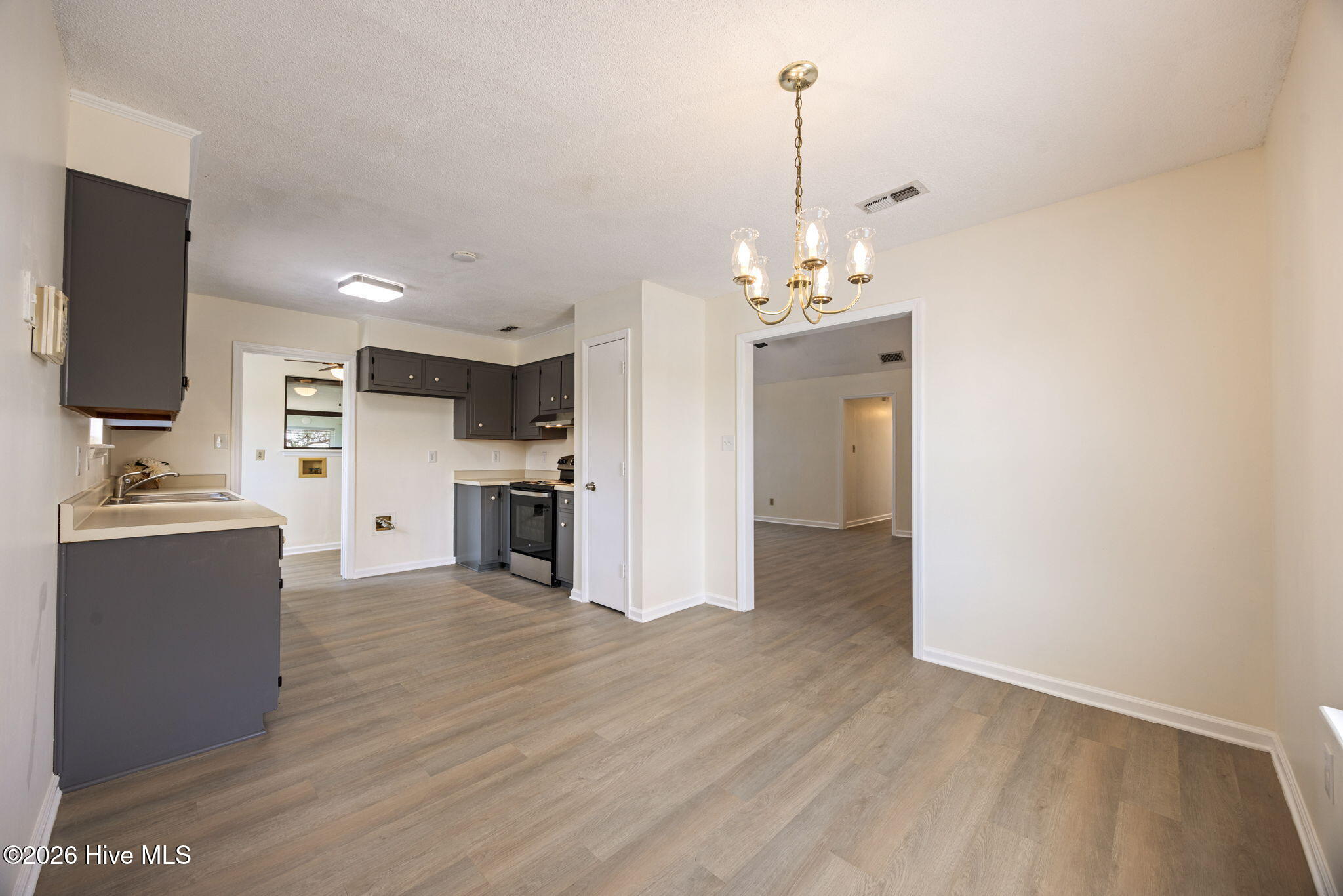 2554 Tara Heights Circle Property Photo 16