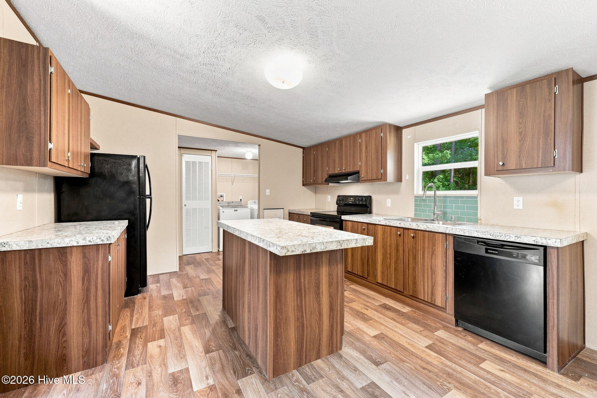 564 Pond Road Property Photo 11