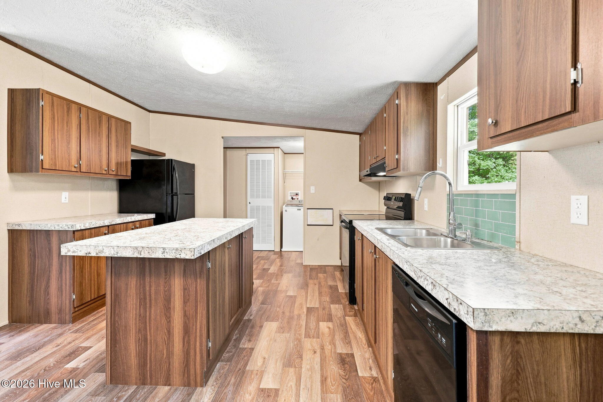 564 Pond Road Property Photo 12
