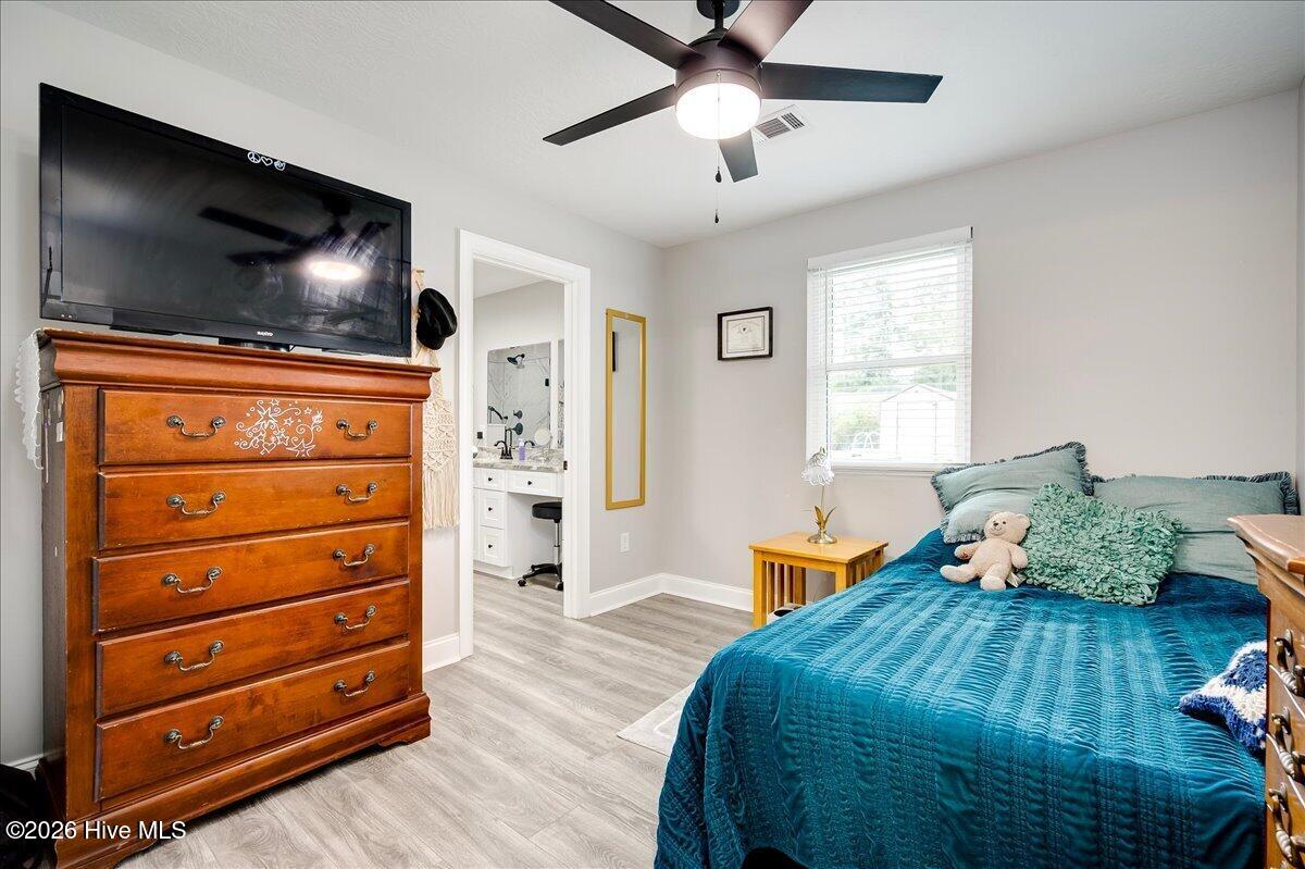 4121 Langley Street Property Photo 8