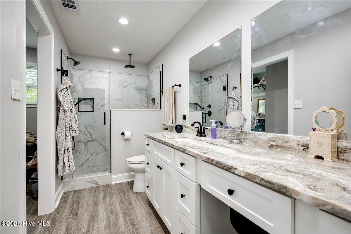 4121 Langley Street Property Photo 10