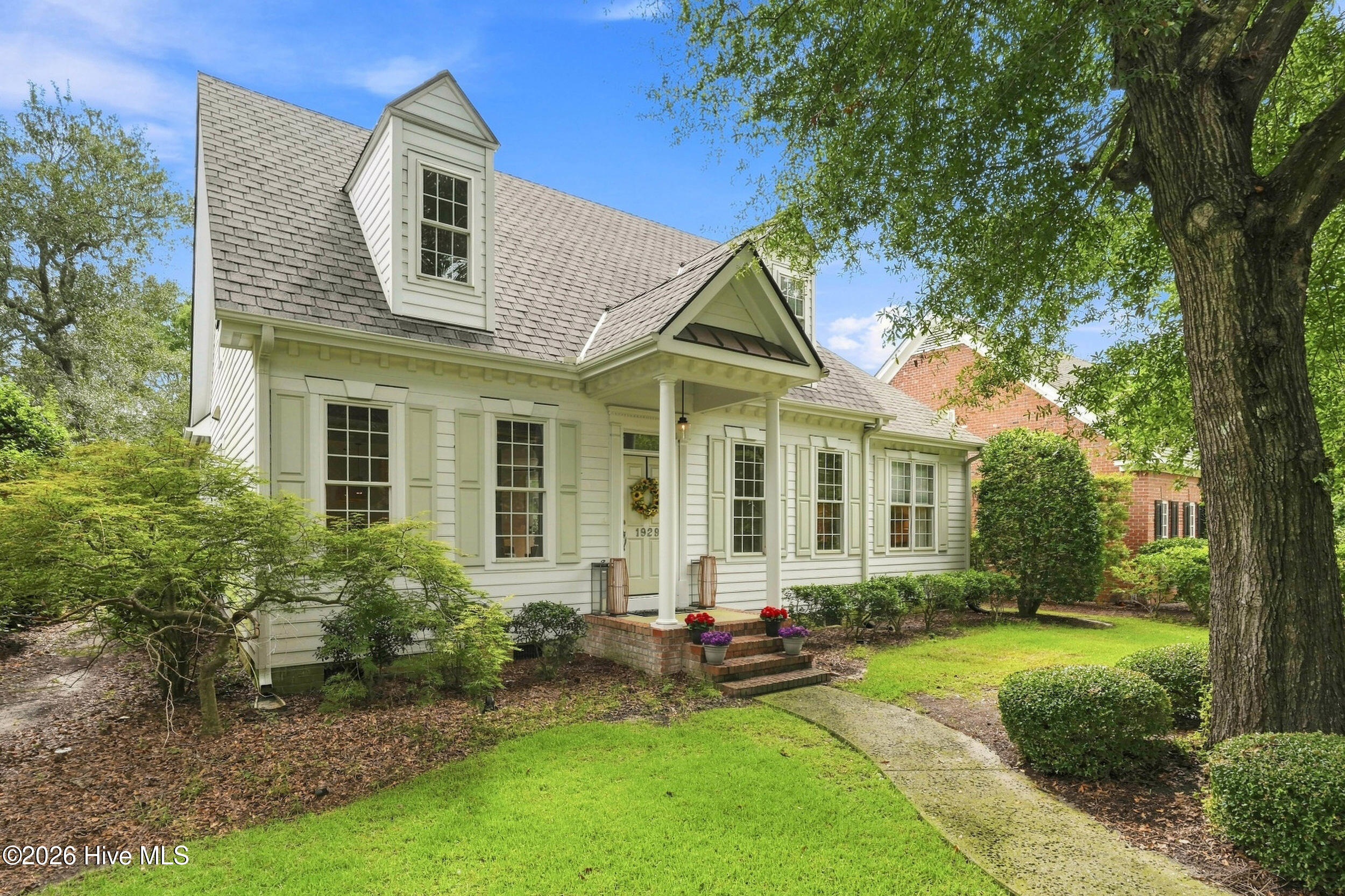 1929 Hallmark Lane Property Photo 2