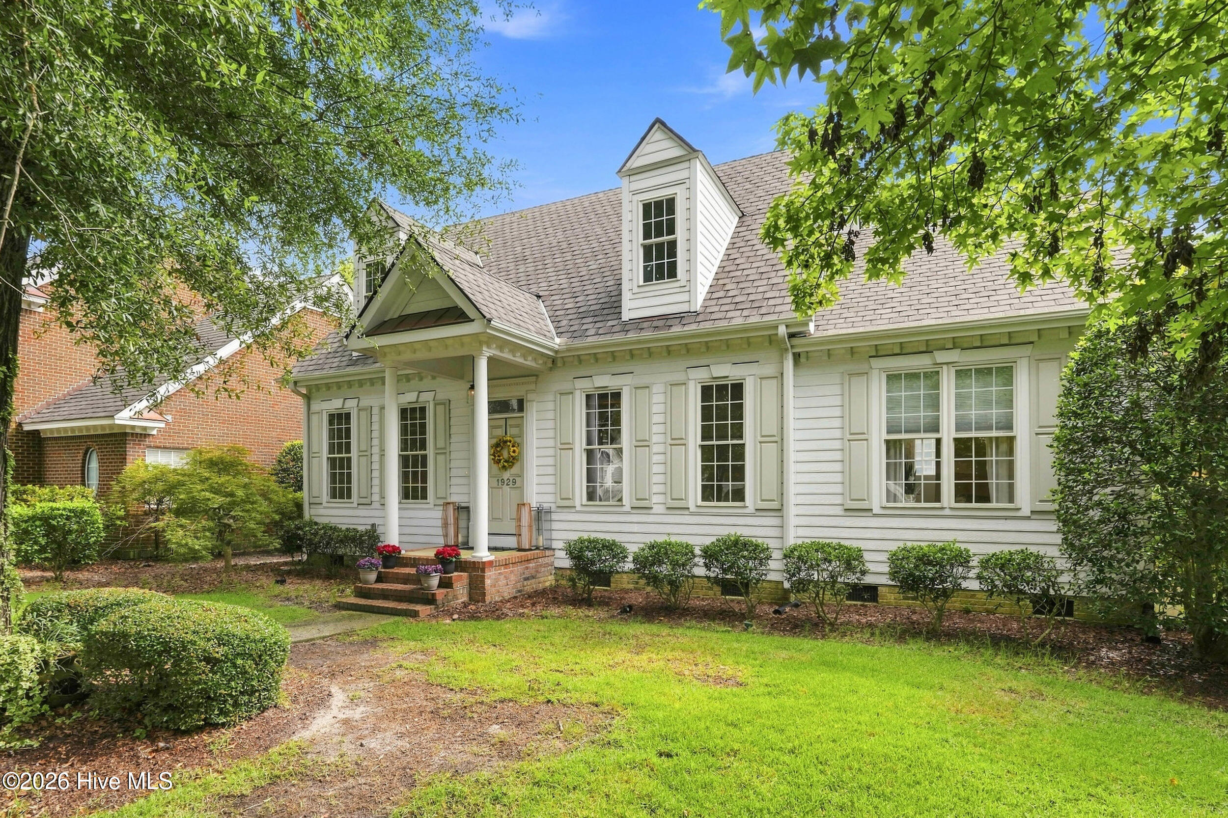 1929 Hallmark Lane Property Photo 3