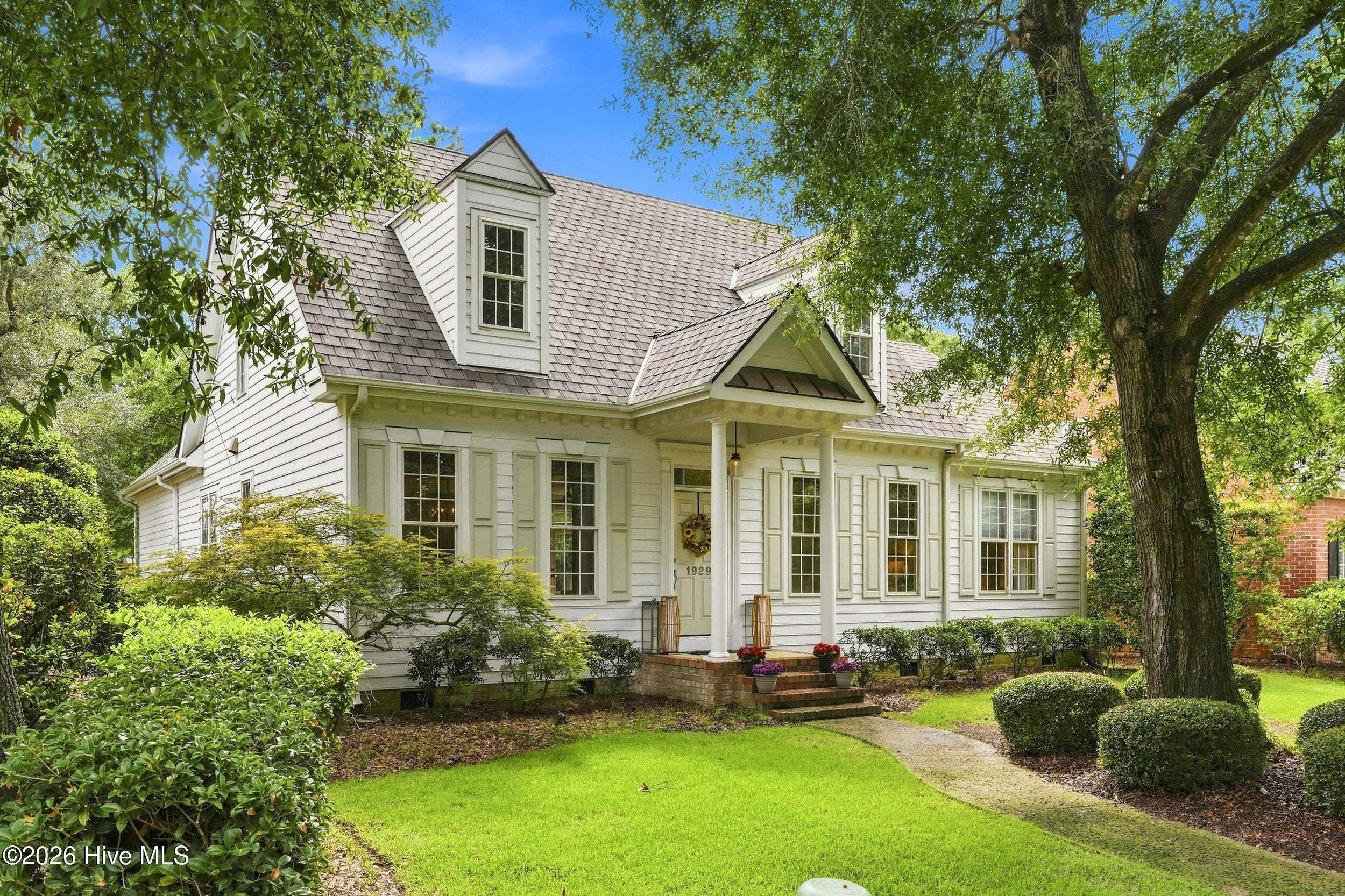 1929 Hallmark Lane Property Photo 5