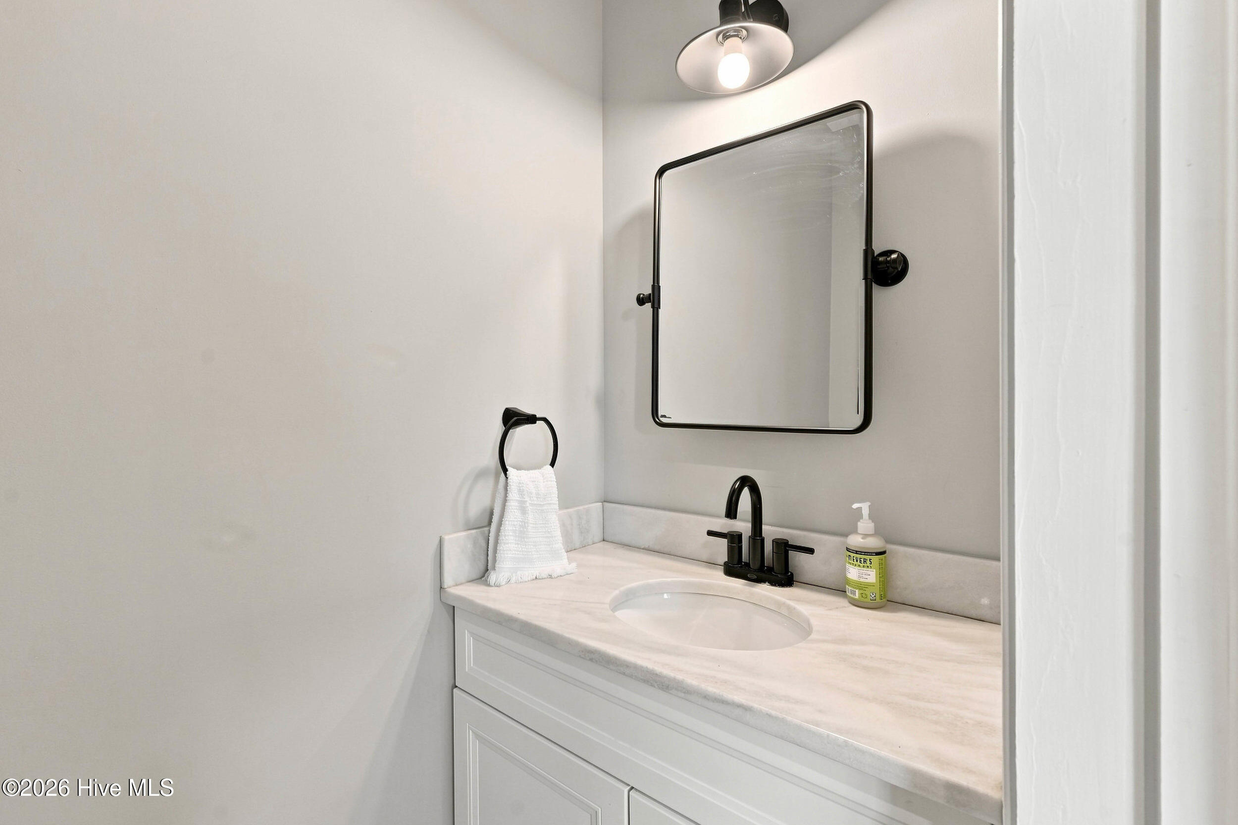1929 Hallmark Lane Property Photo 23