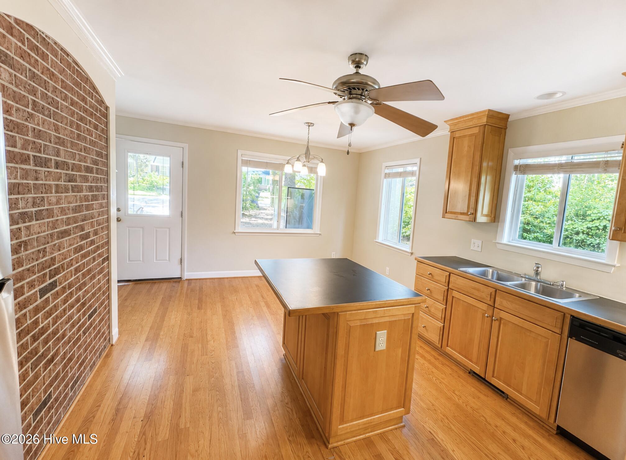1405 N Overlook Drive Property Photo 3