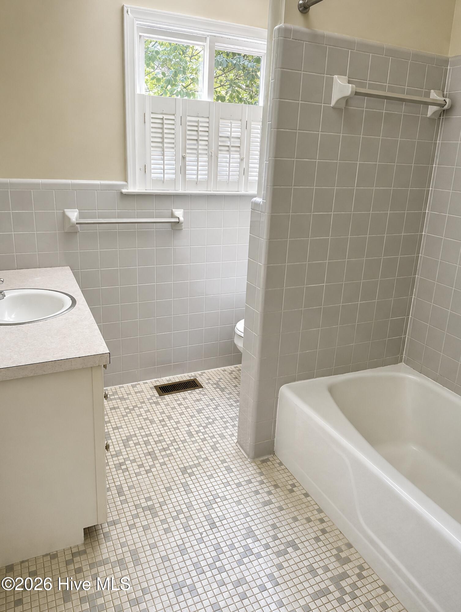 1405 N Overlook Drive Property Photo 8