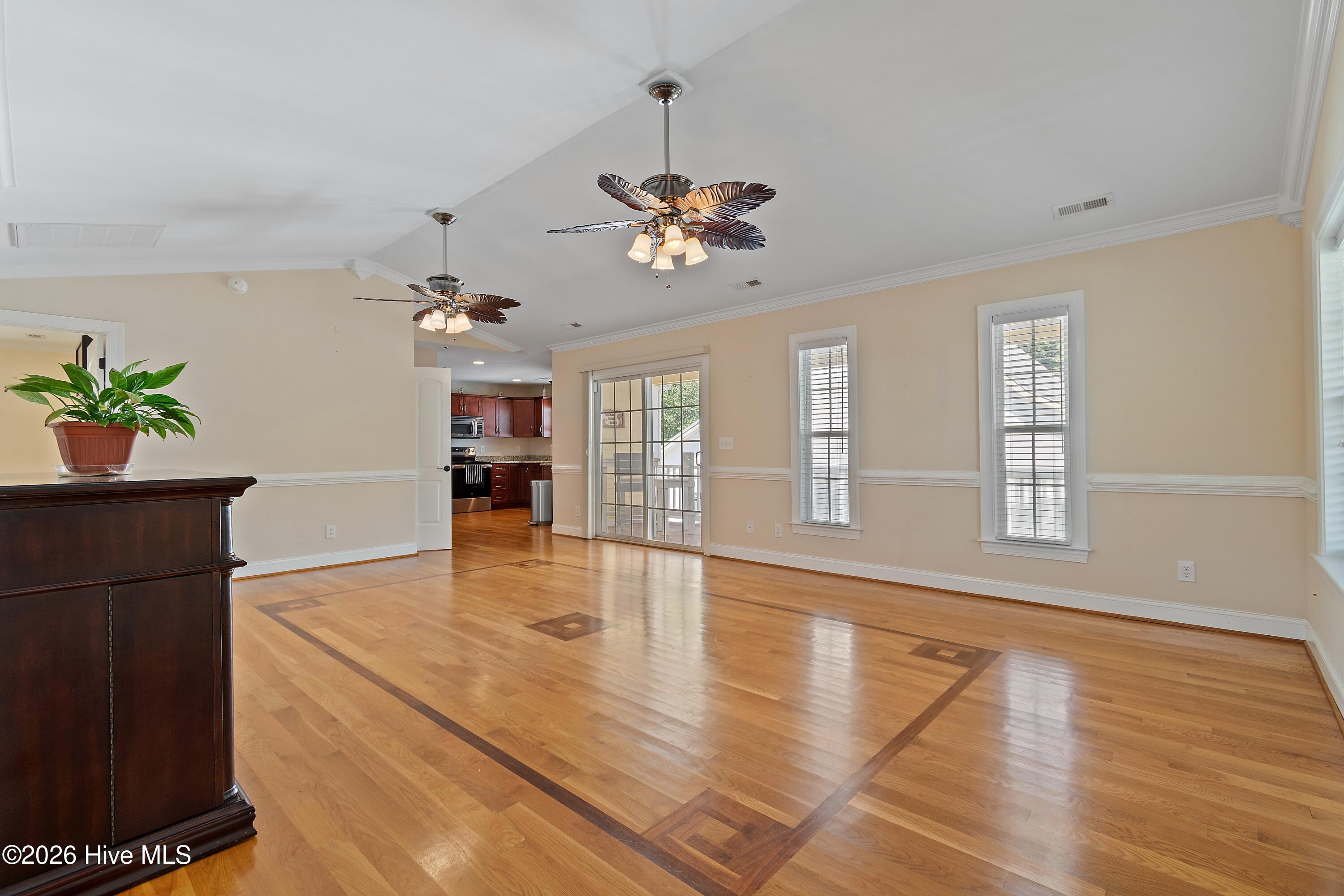 329 Ne 59th Street Property Photo 15