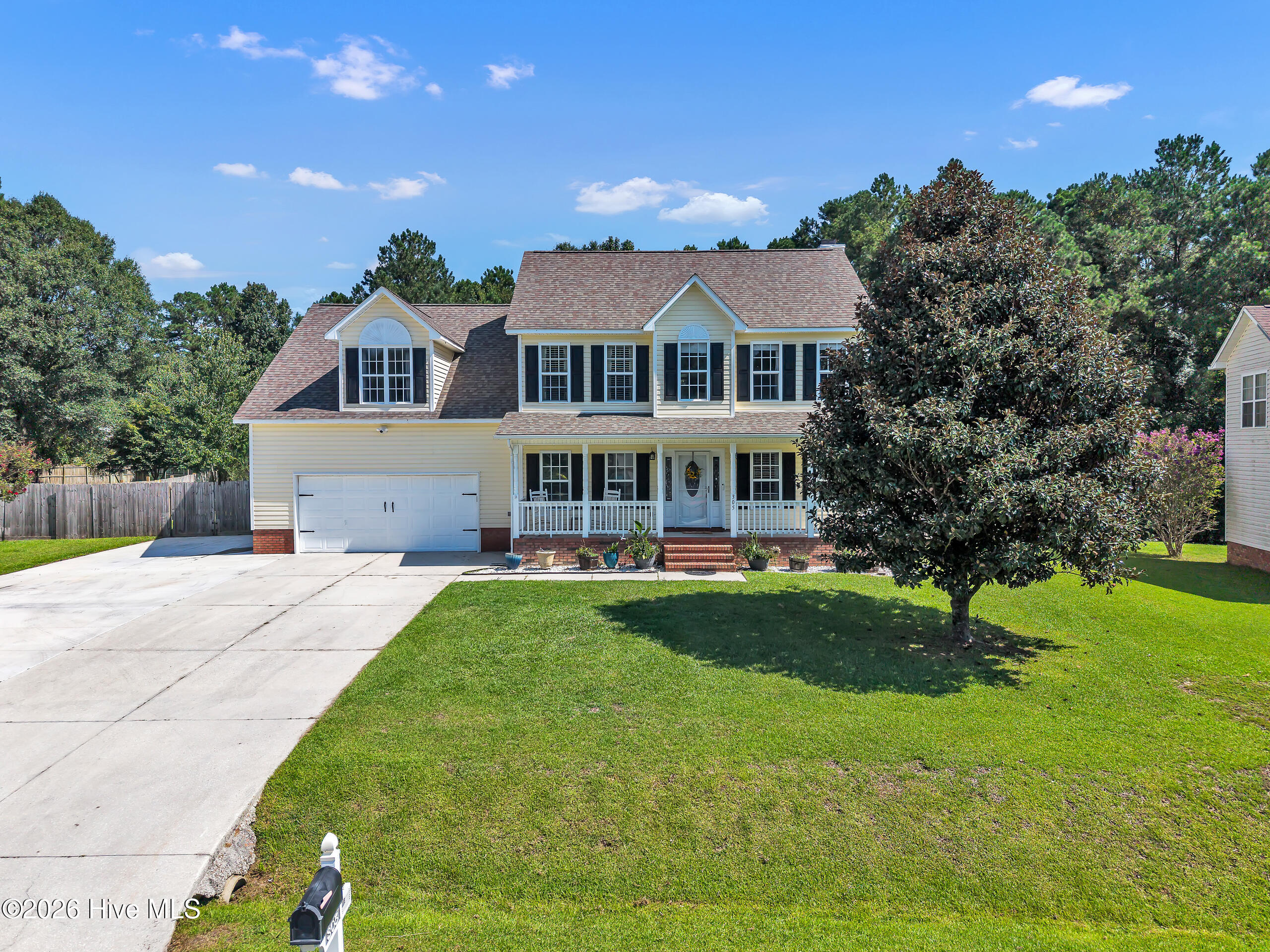305 E Regent Court