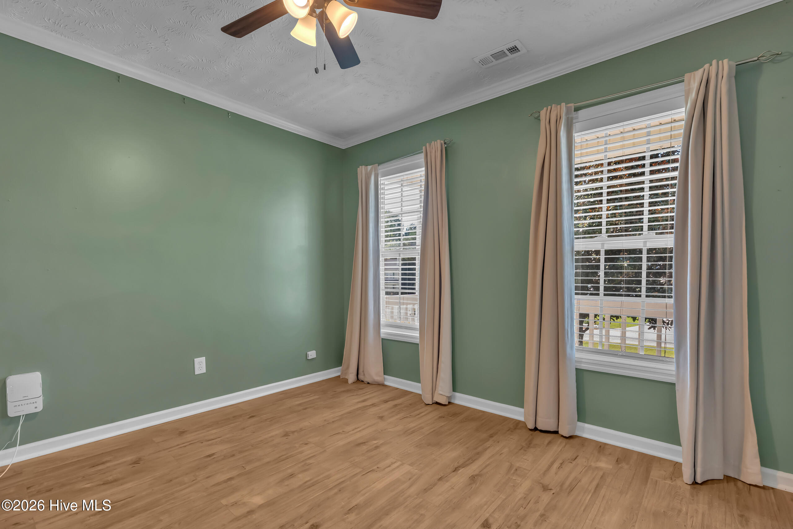 305 E Regent Court Property Photo 15