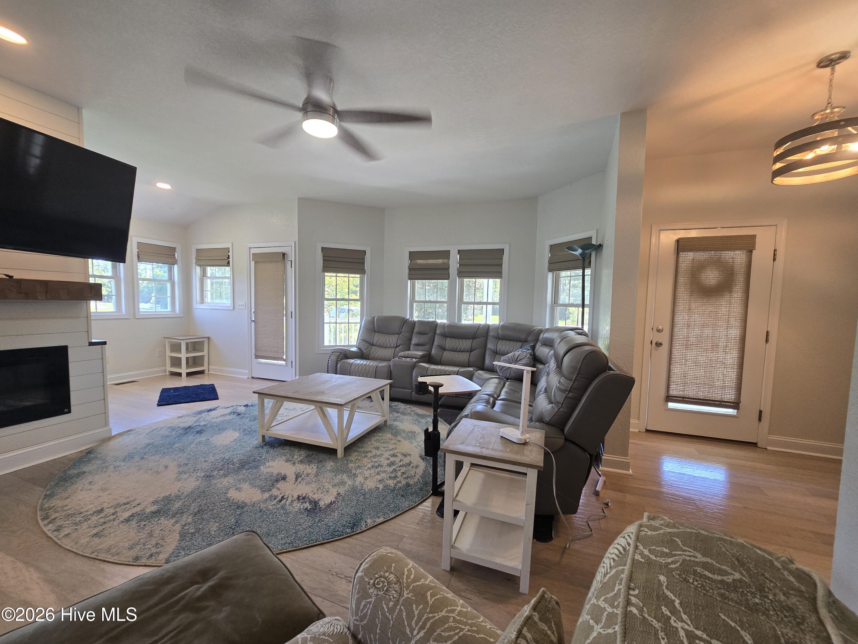 151 Mariners Way Property Photo 3