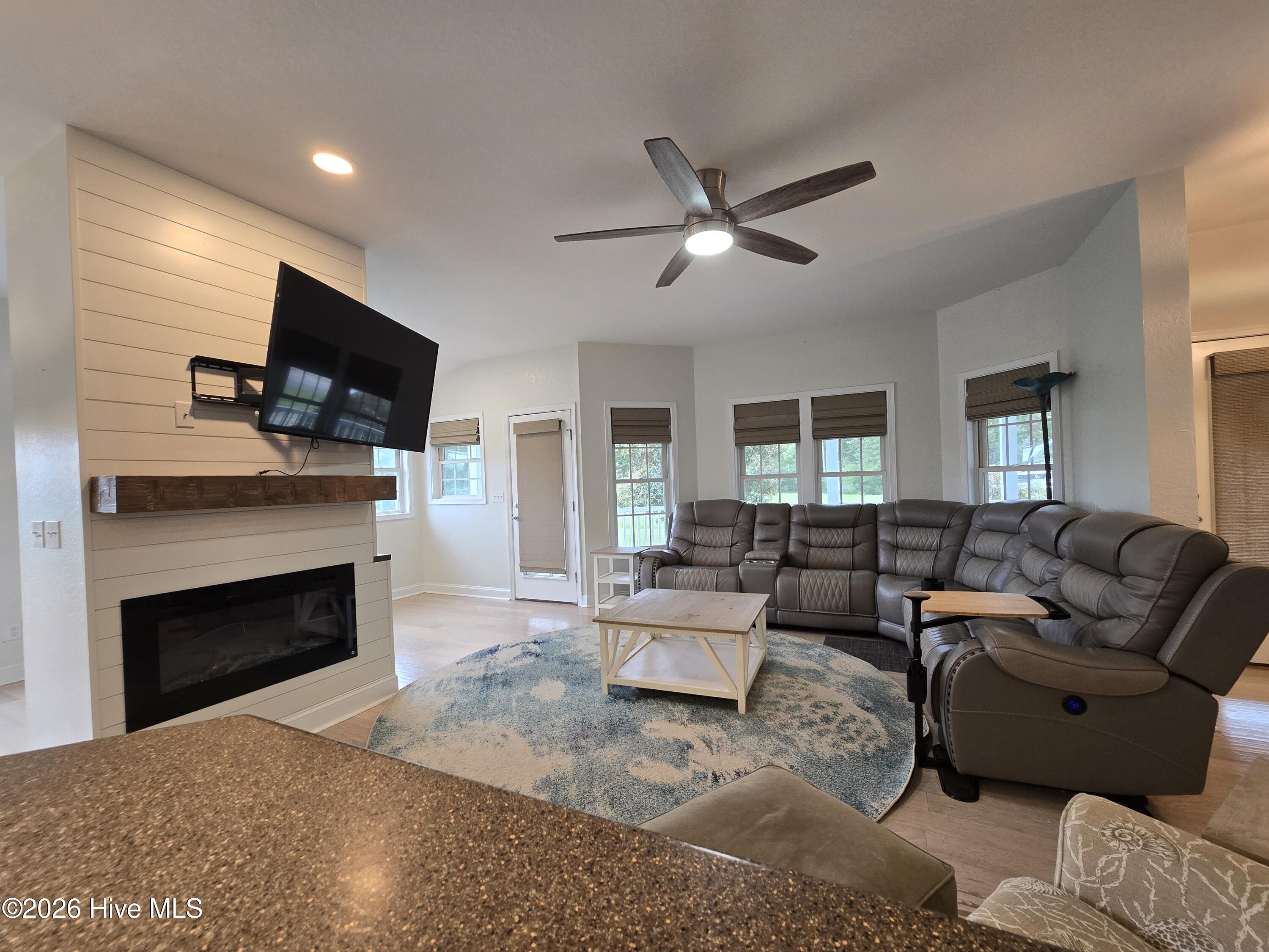 151 Mariners Way Property Photo 3