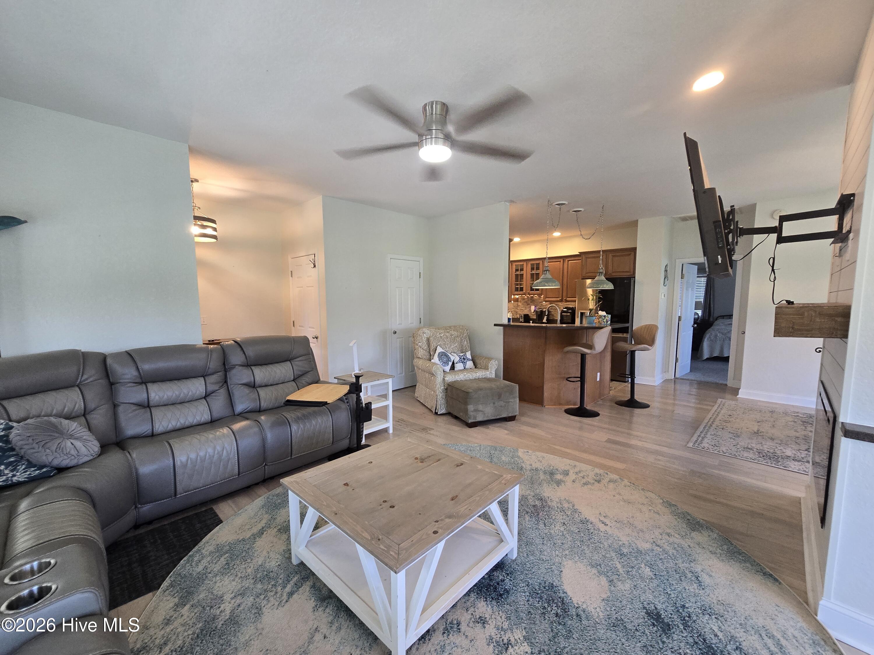 151 Mariners Way Property Photo 4