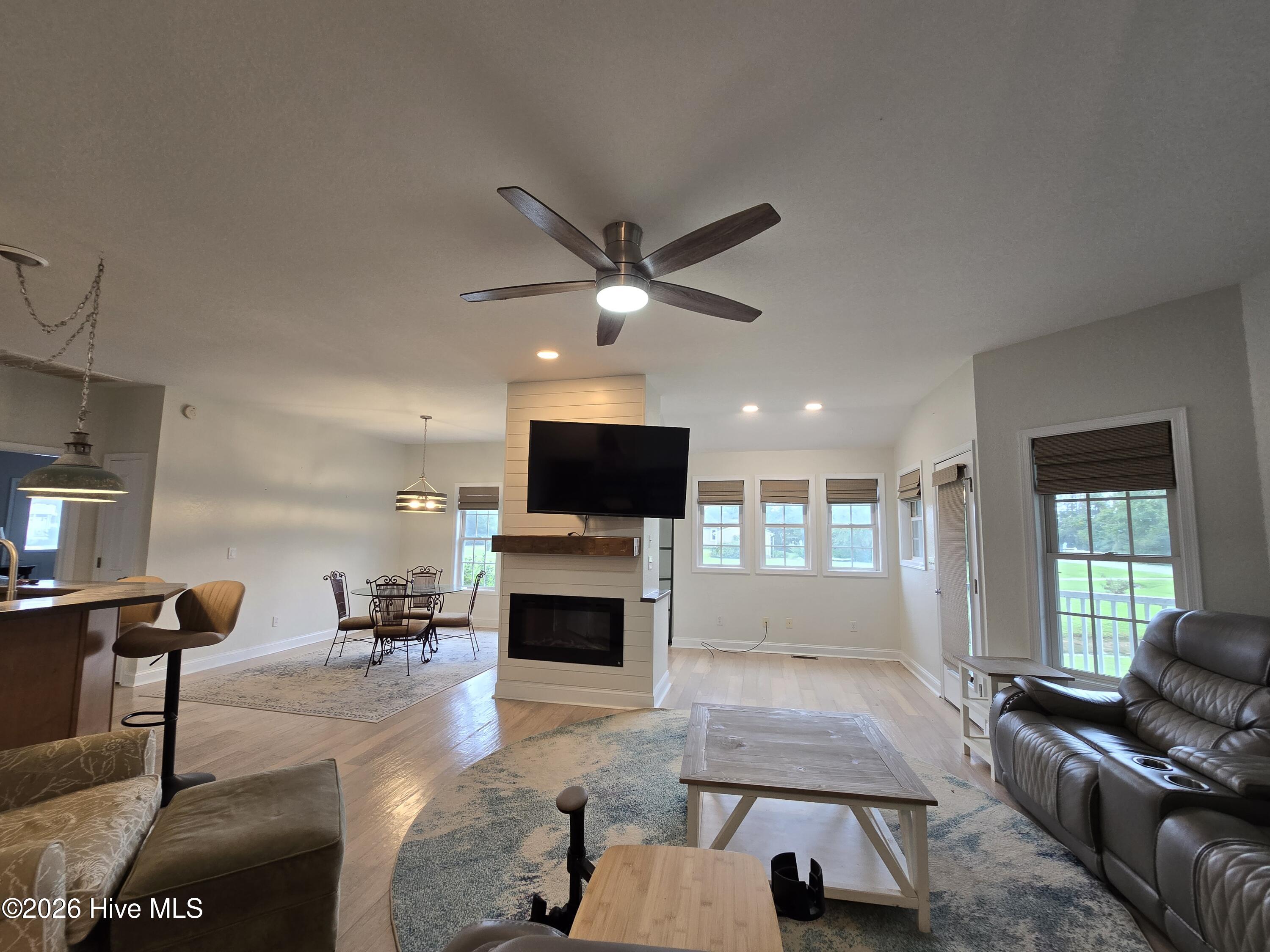 151 Mariners Way Property Photo 4