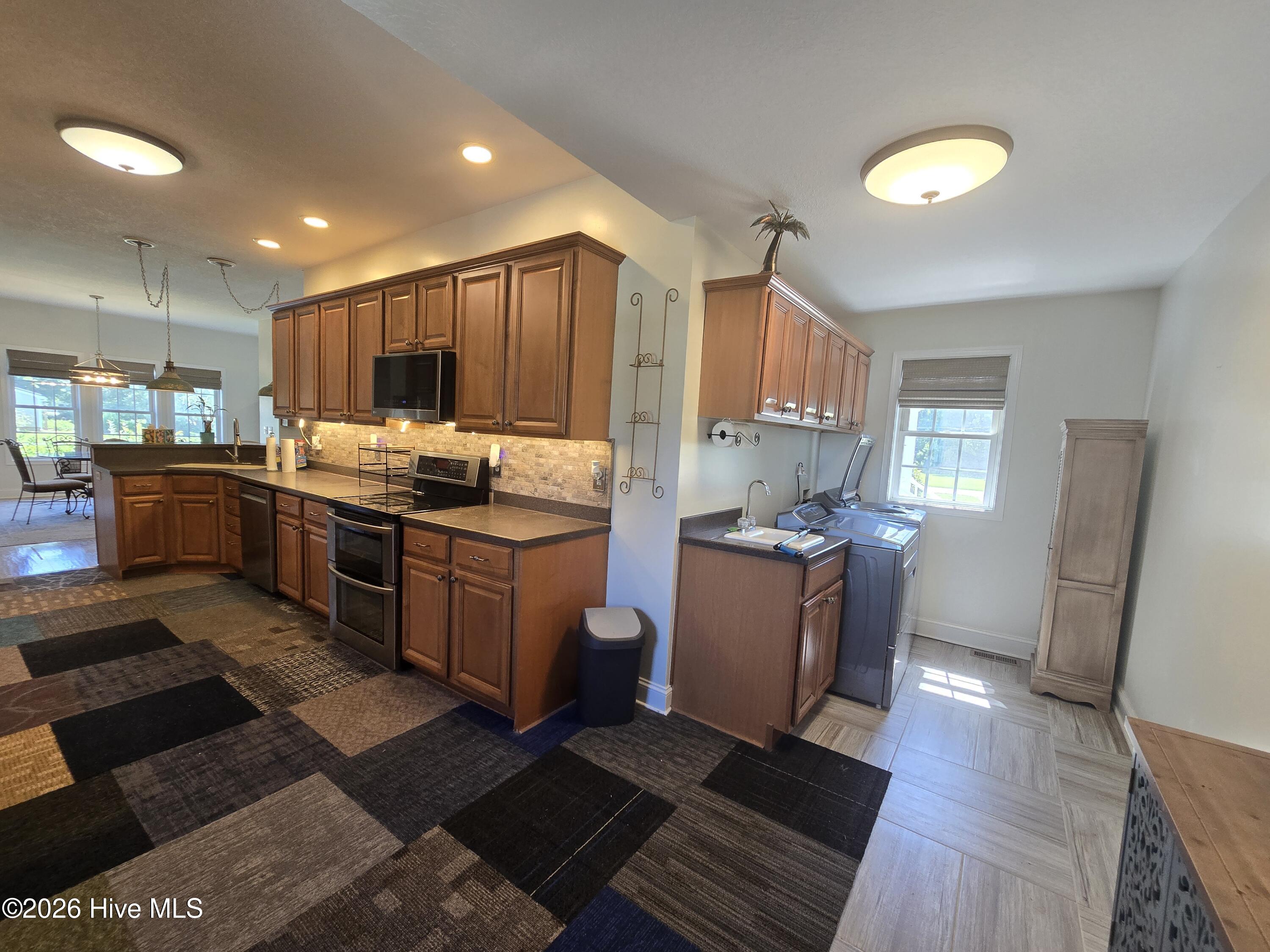 151 Mariners Way Property Photo 7
