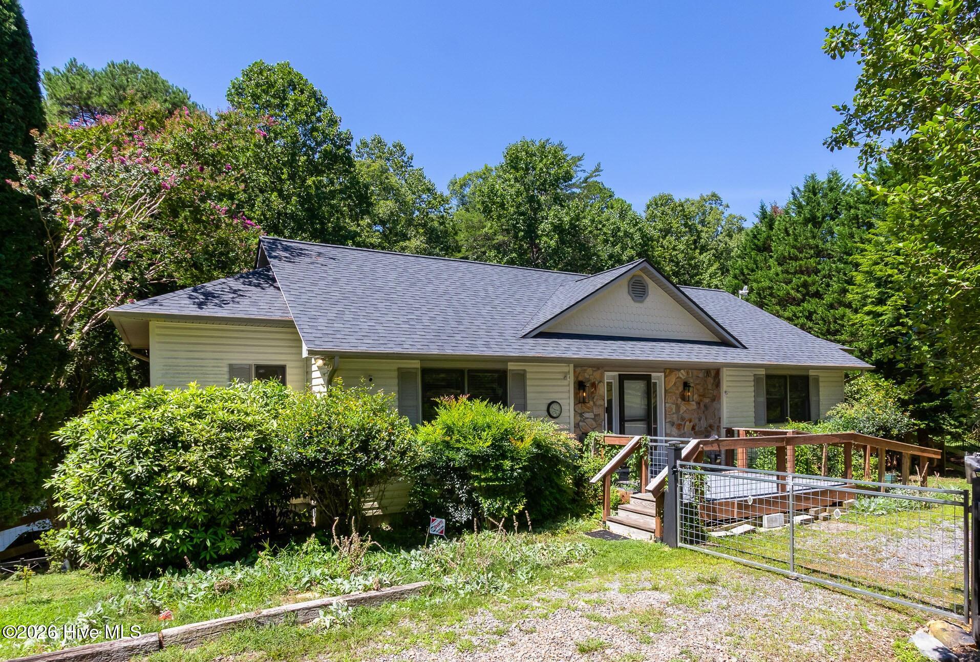 11 Turkey Trail Property Photo 1