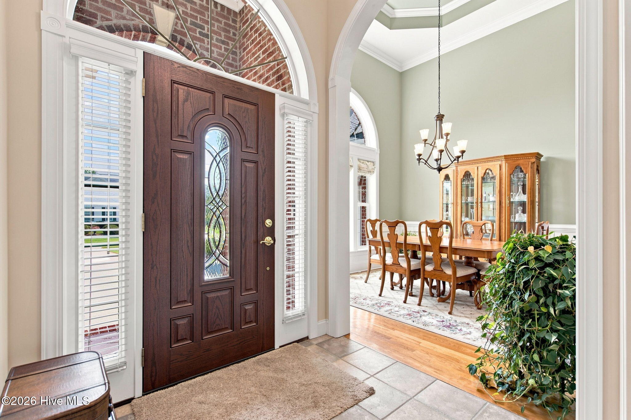 1009 West Cove Loop Property Photo 4
