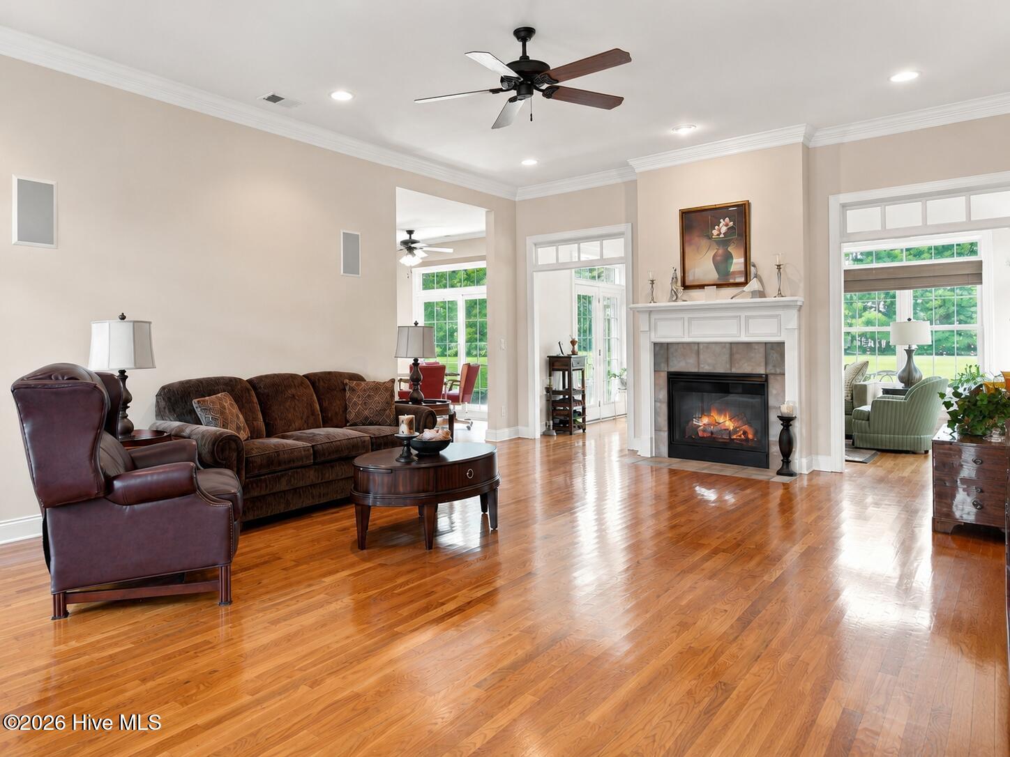 1009 West Cove Loop Property Photo 8