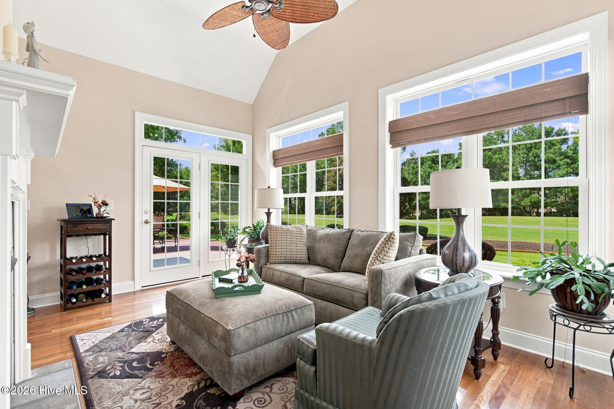 1009 West Cove Loop Property Photo 10