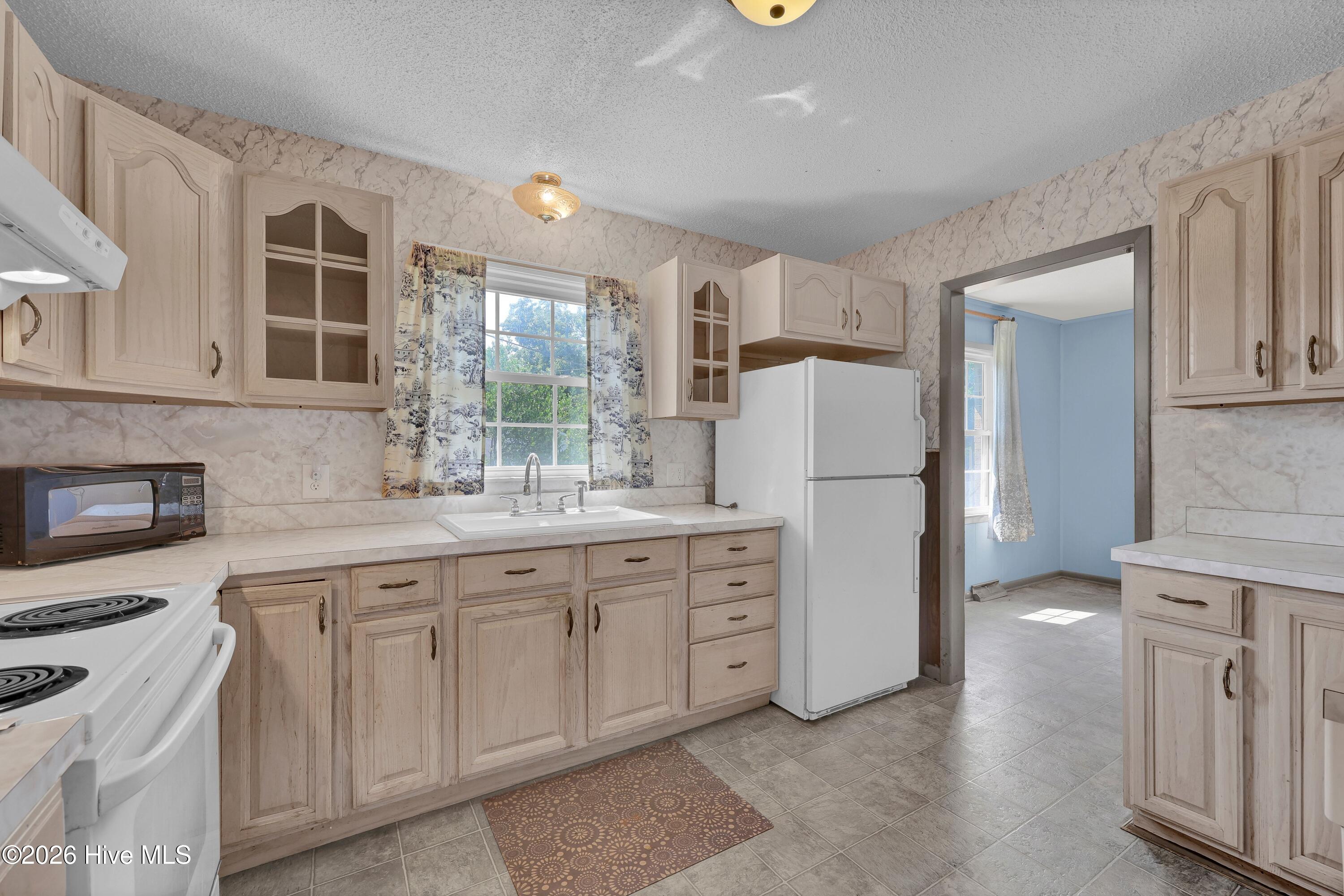 218 Spartan Road Property Photo 5