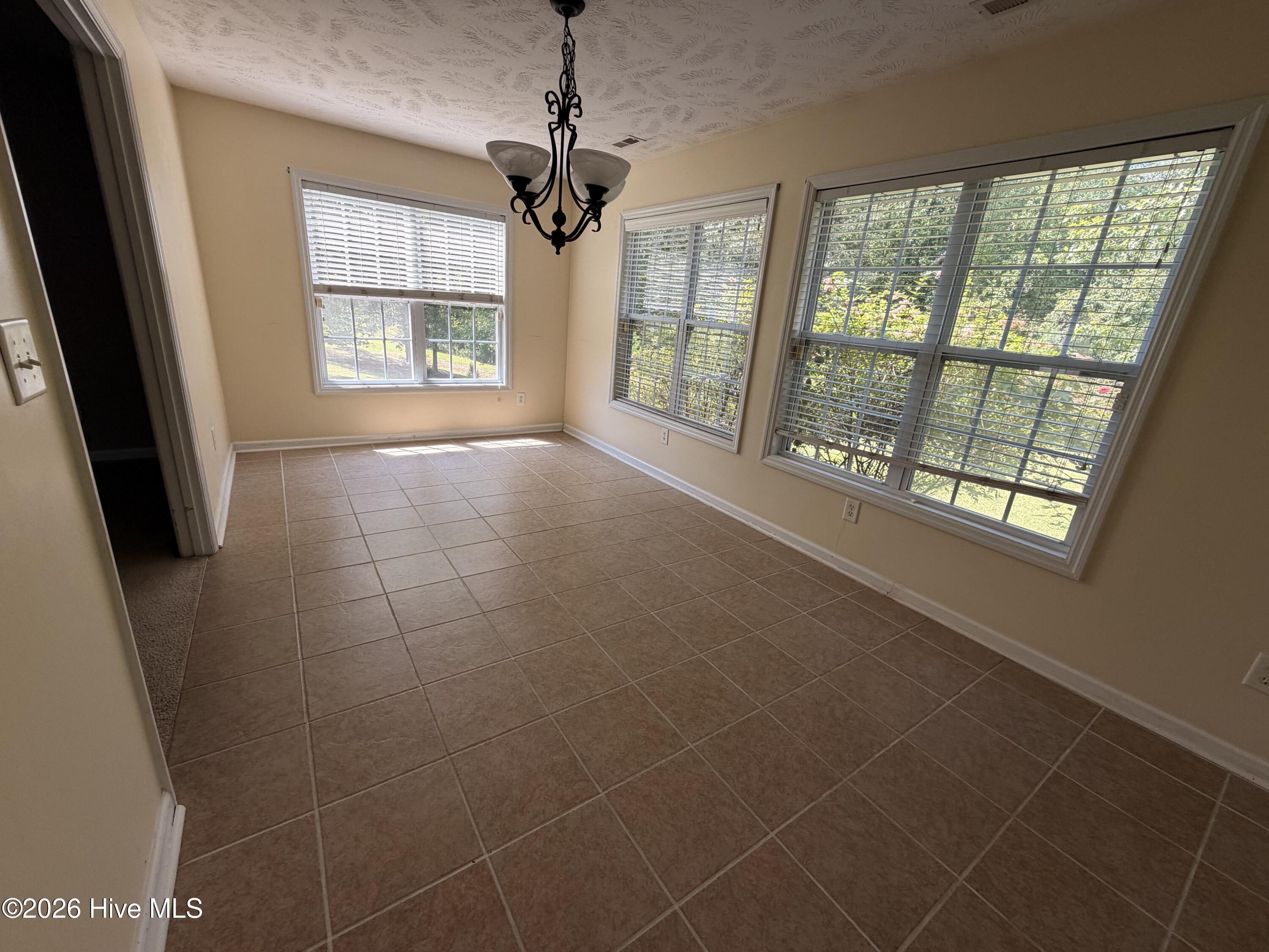 157 Mendover Drive Property Photo 11