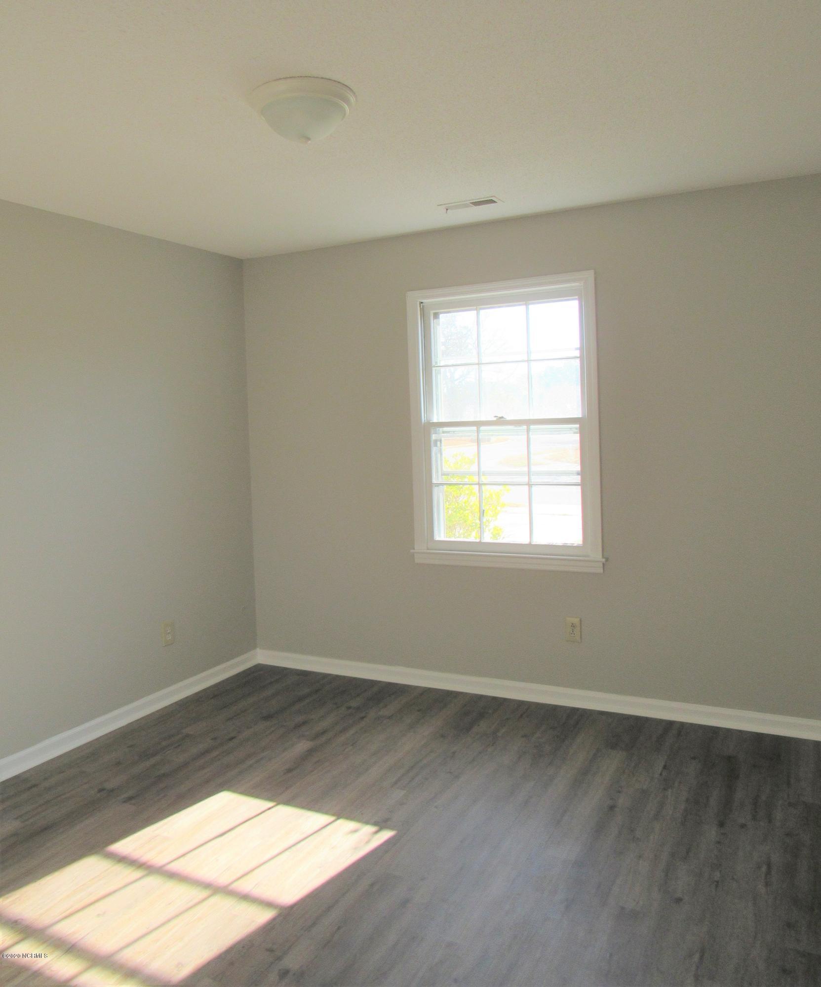 325 W Frances Street Property Photo 6