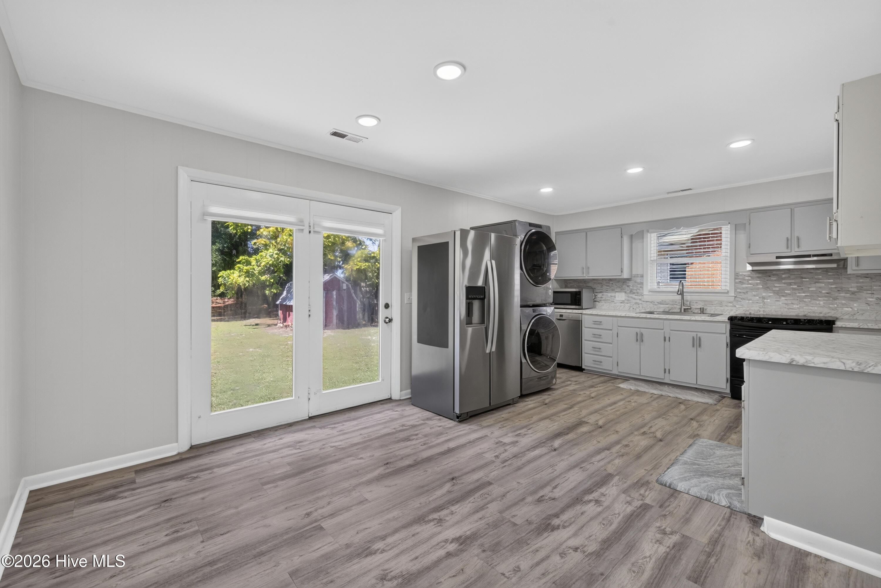 705 Holbrooke Avenue Property Photo 12