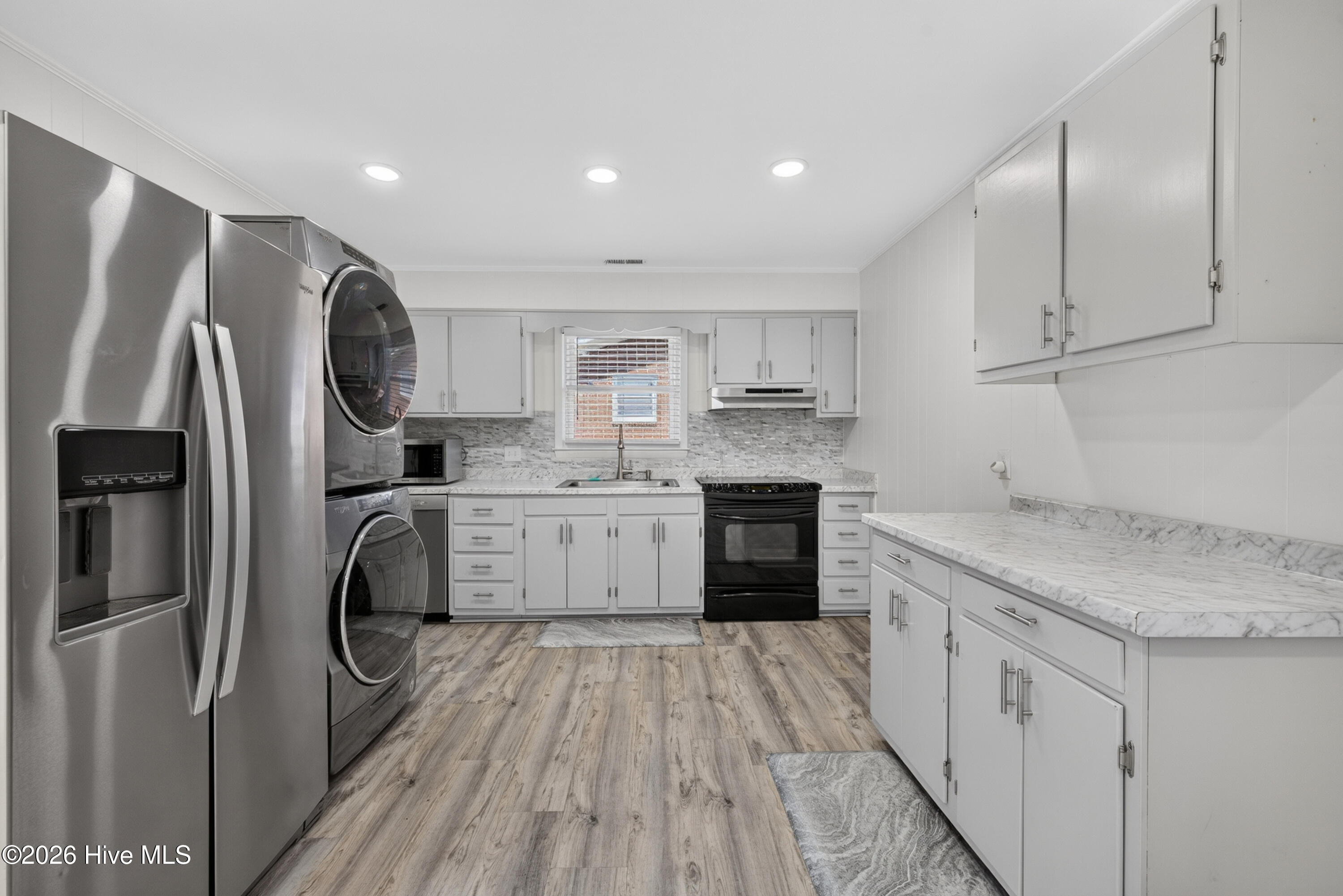 705 Holbrooke Avenue Property Photo 14