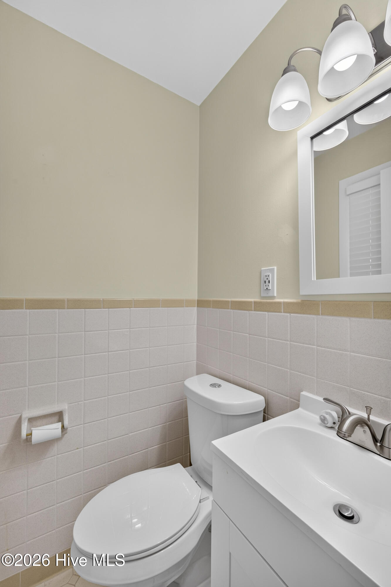 705 Holbrooke Avenue Property Photo 22