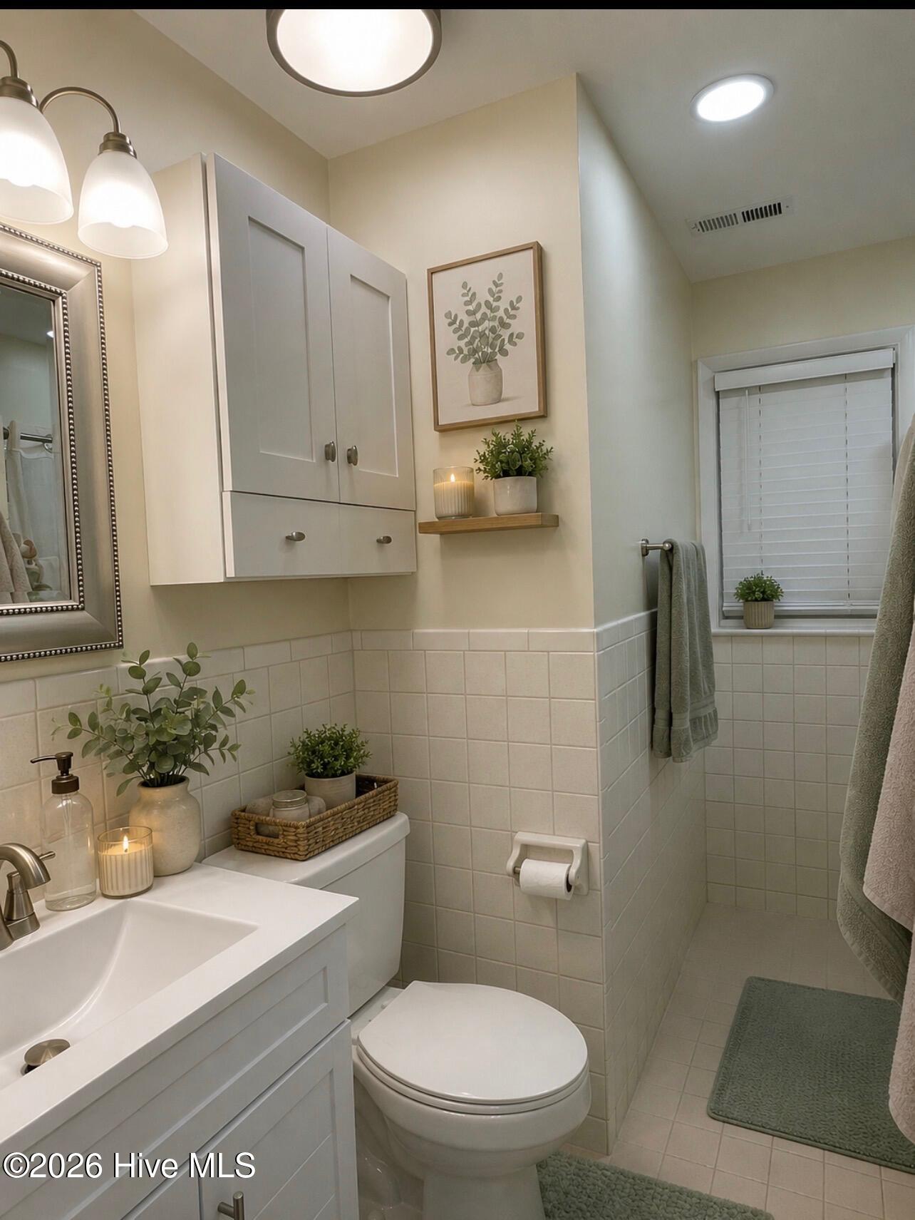 705 Holbrooke Avenue Property Photo 26