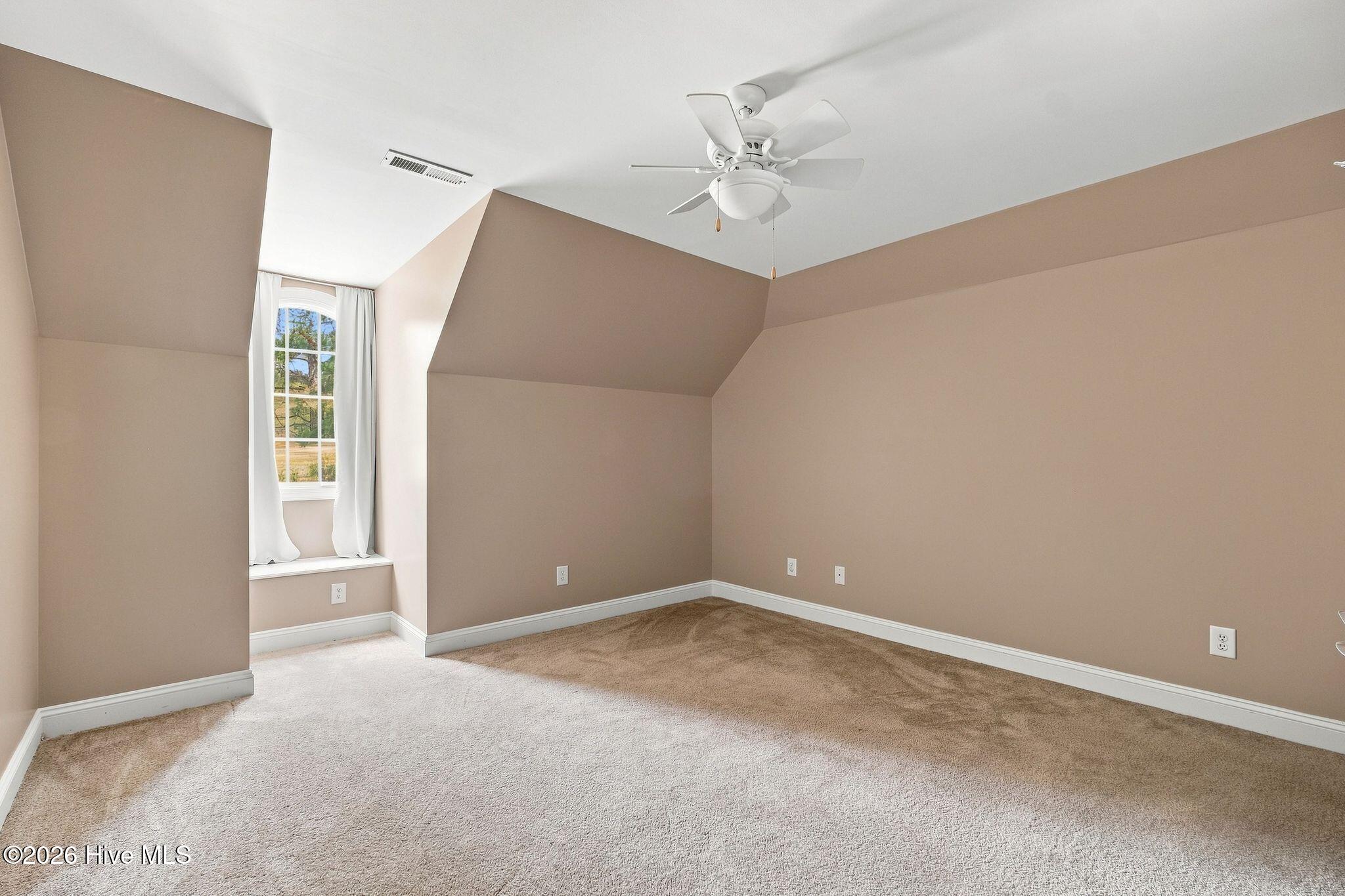 39 Lasswade Drive Property Photo 32