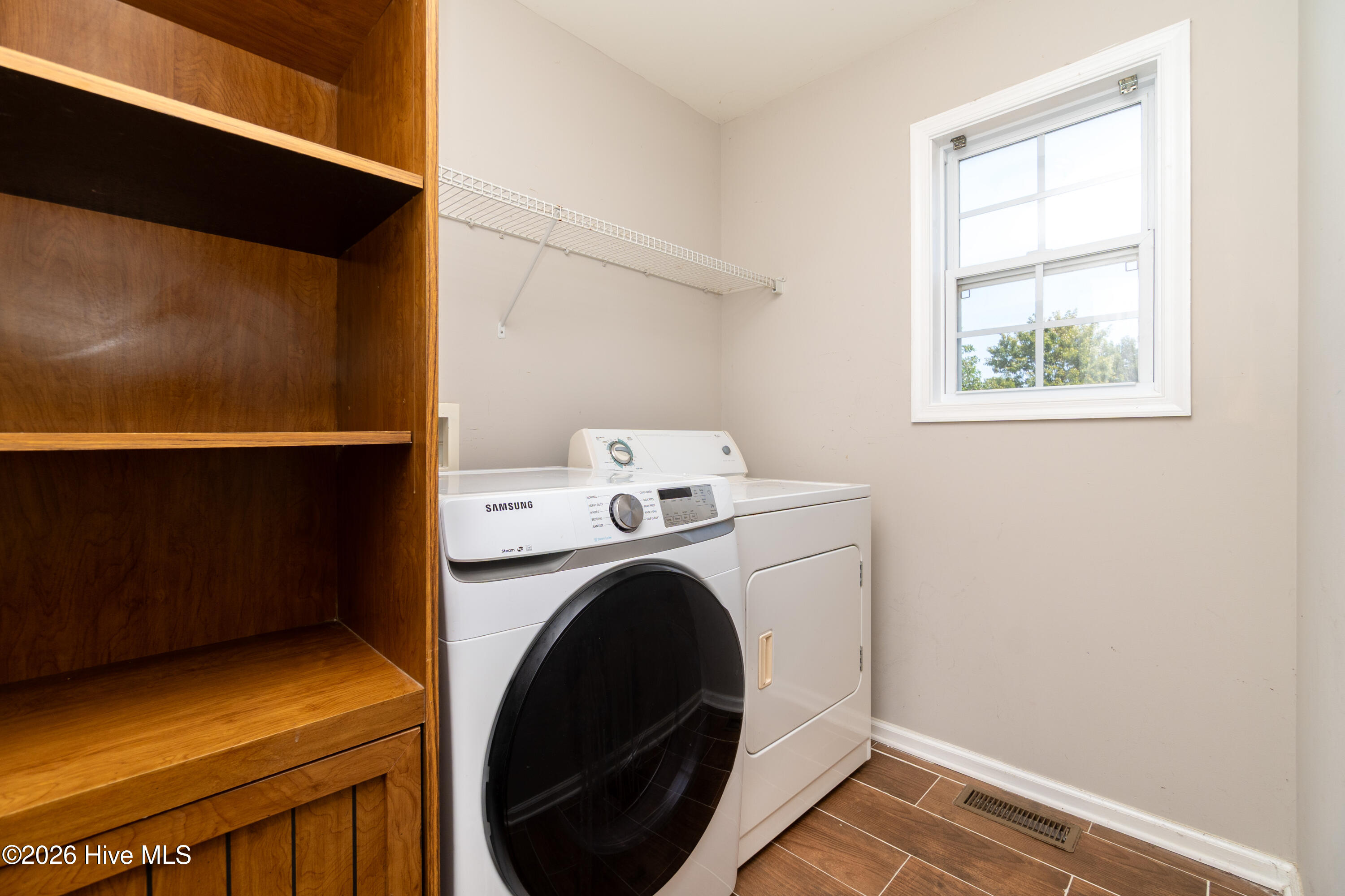 105 Excalibur Court Property Photo 28