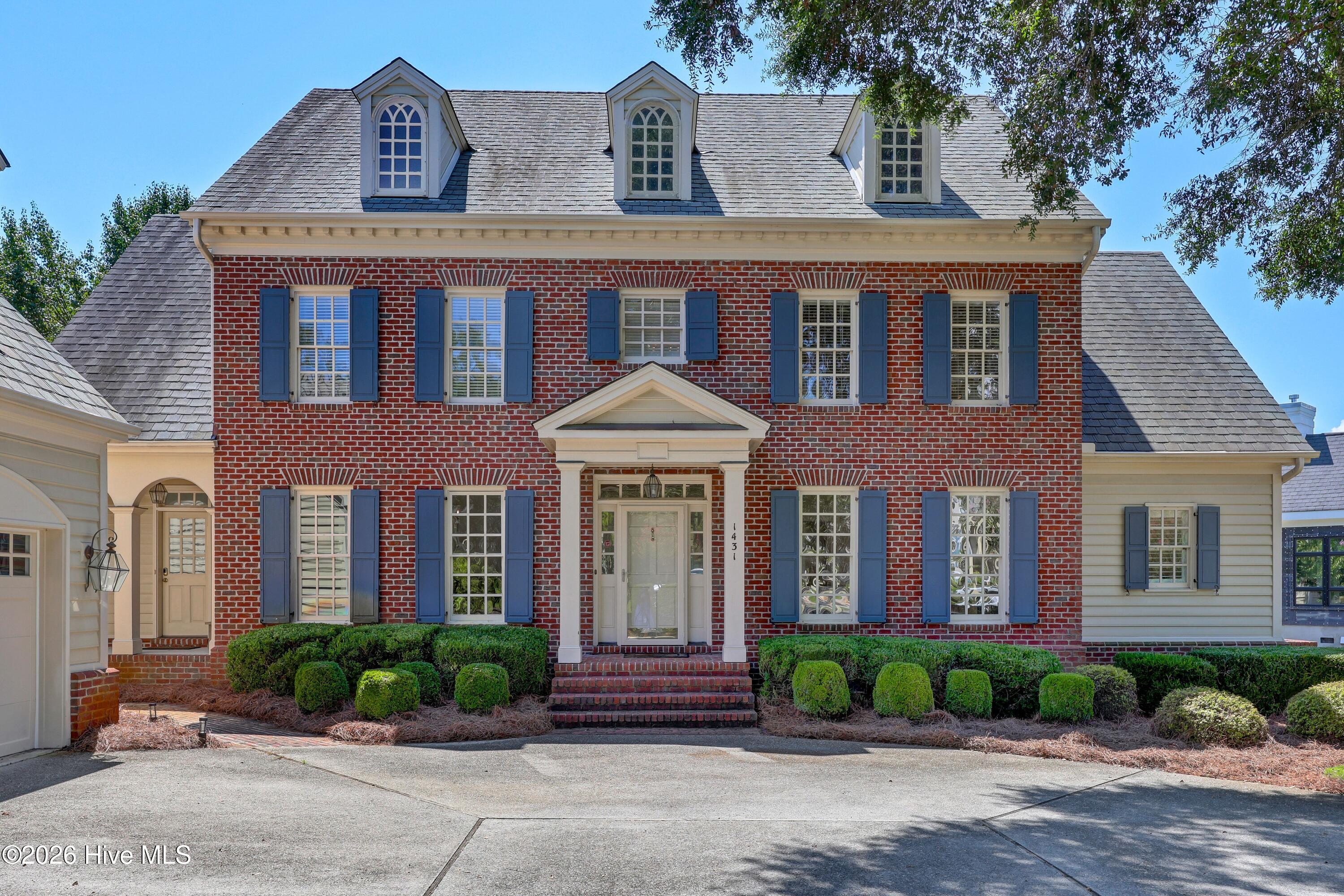 1431 Quadrant Circle Property Photo 2