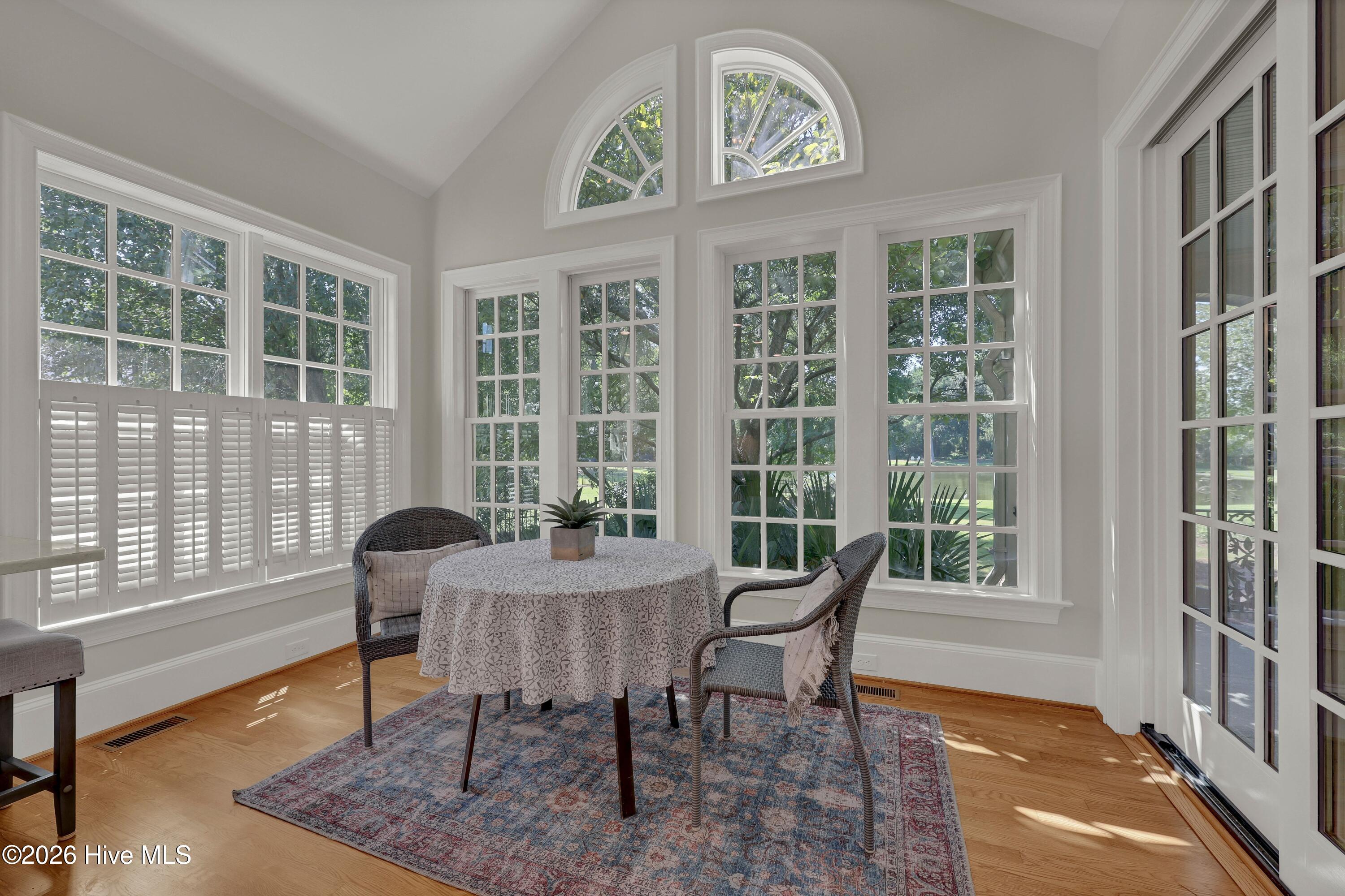 1431 Quadrant Circle Property Photo 19
