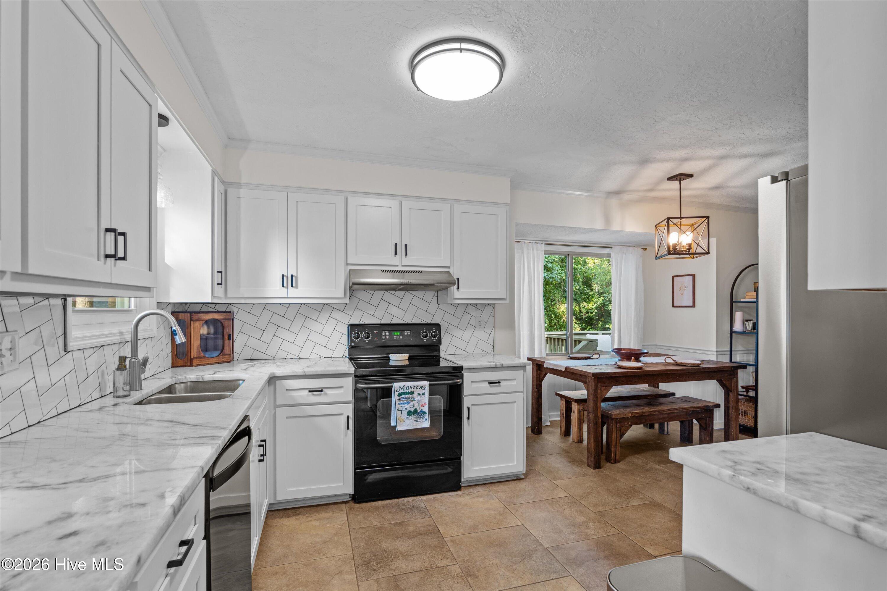 664 Kemper Drive Property Photo 24