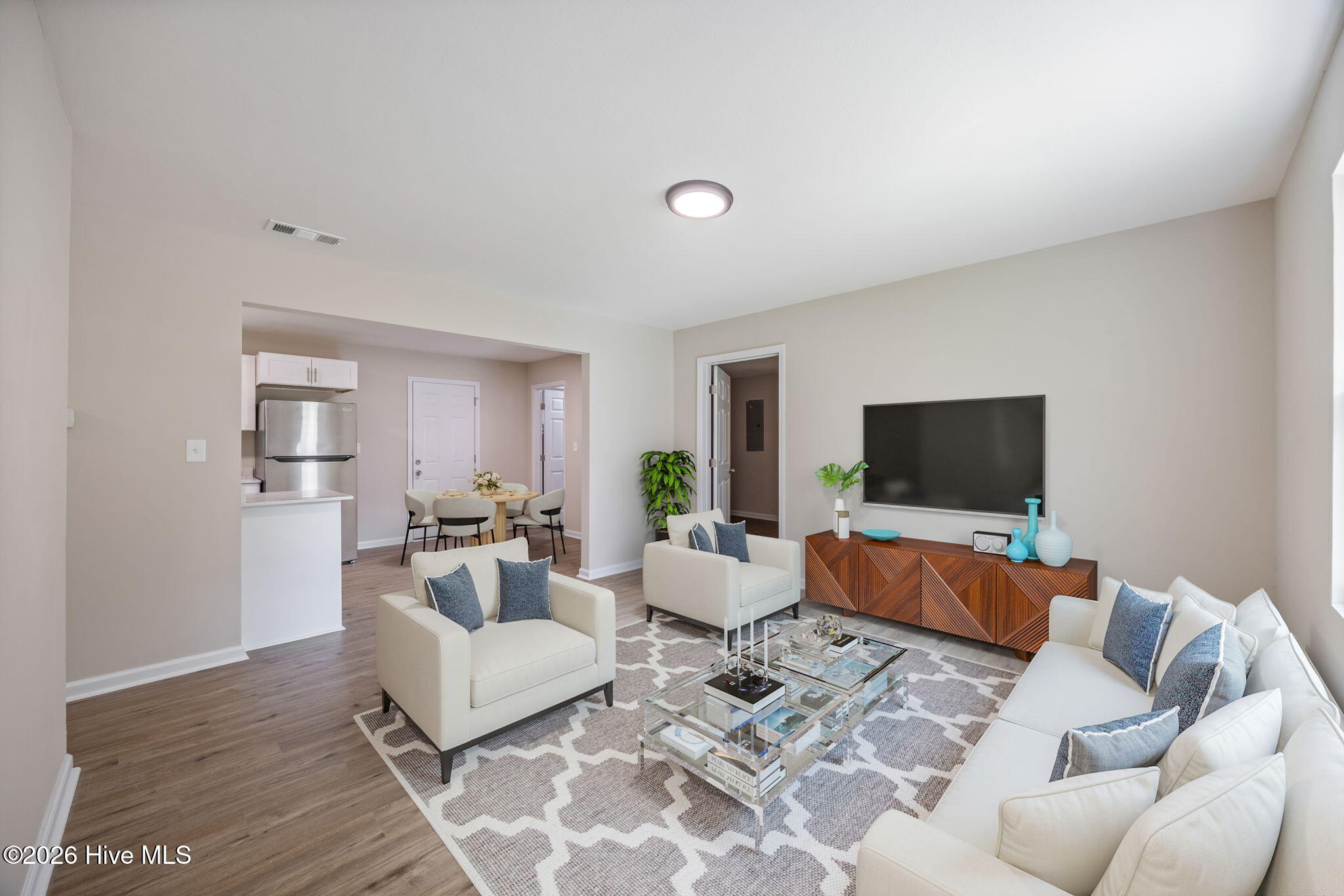 2511 Kensington Drive W Property Photo 7