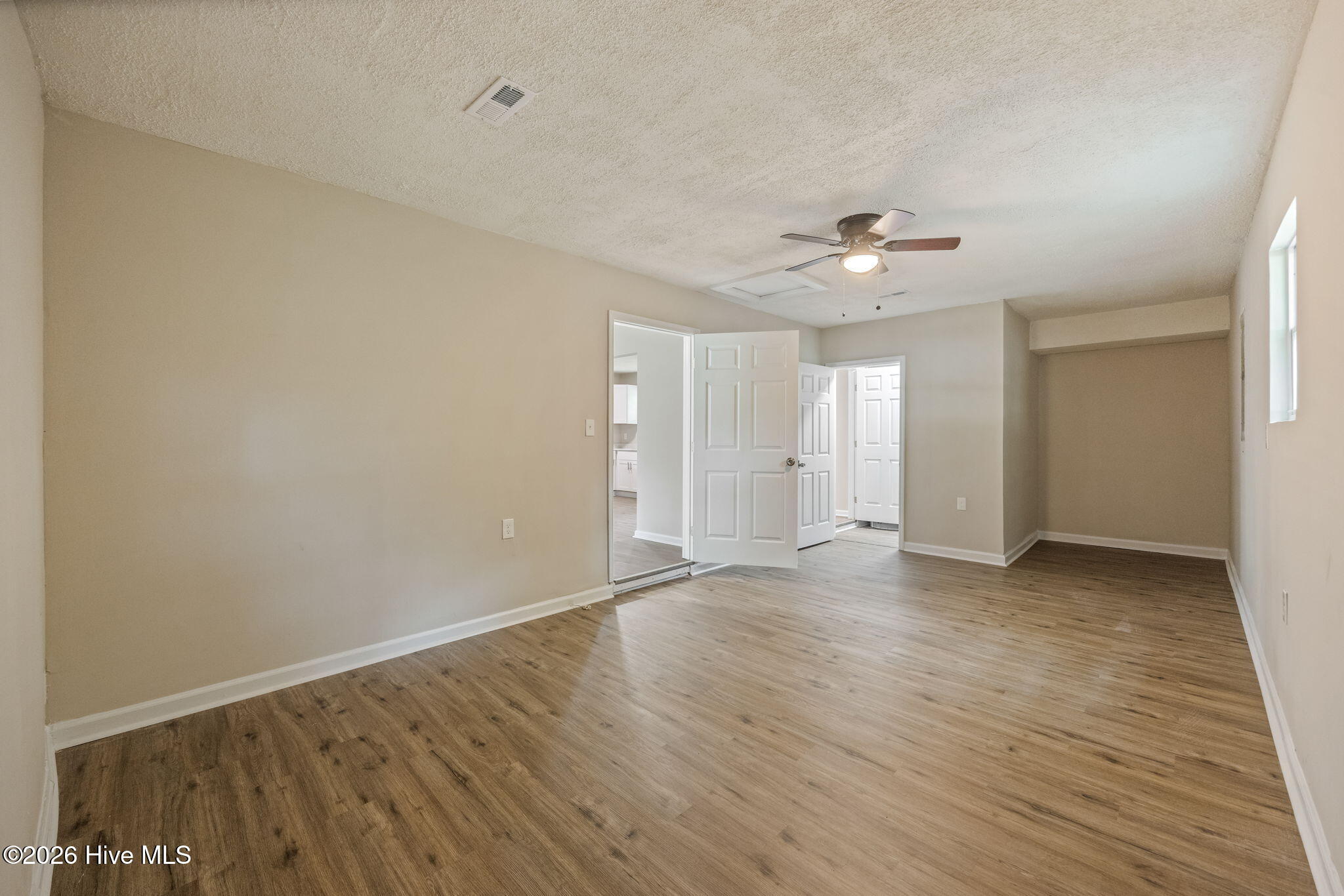 2511 Kensington Drive W Property Photo 11