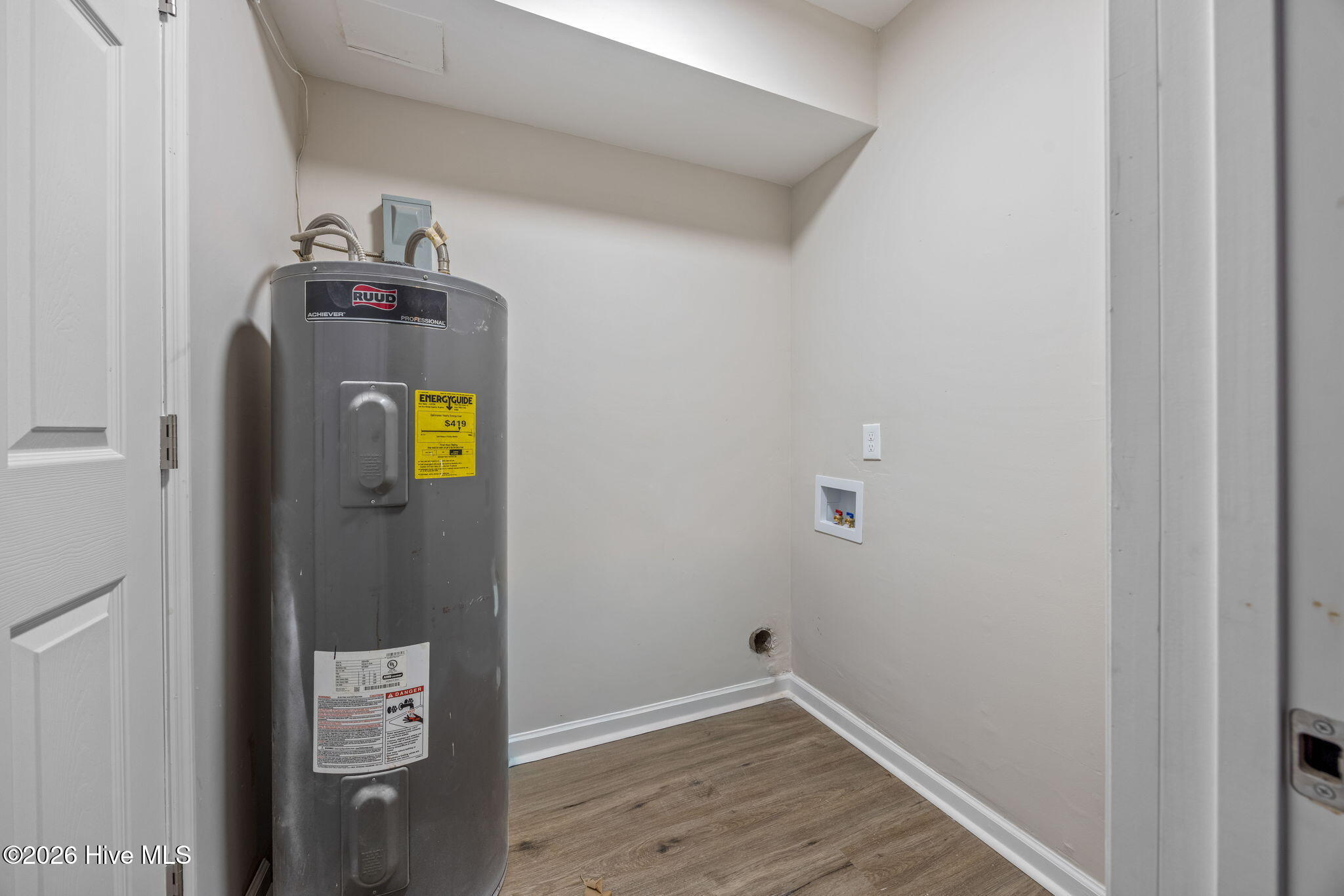 2511 Kensington Drive W Property Photo 17