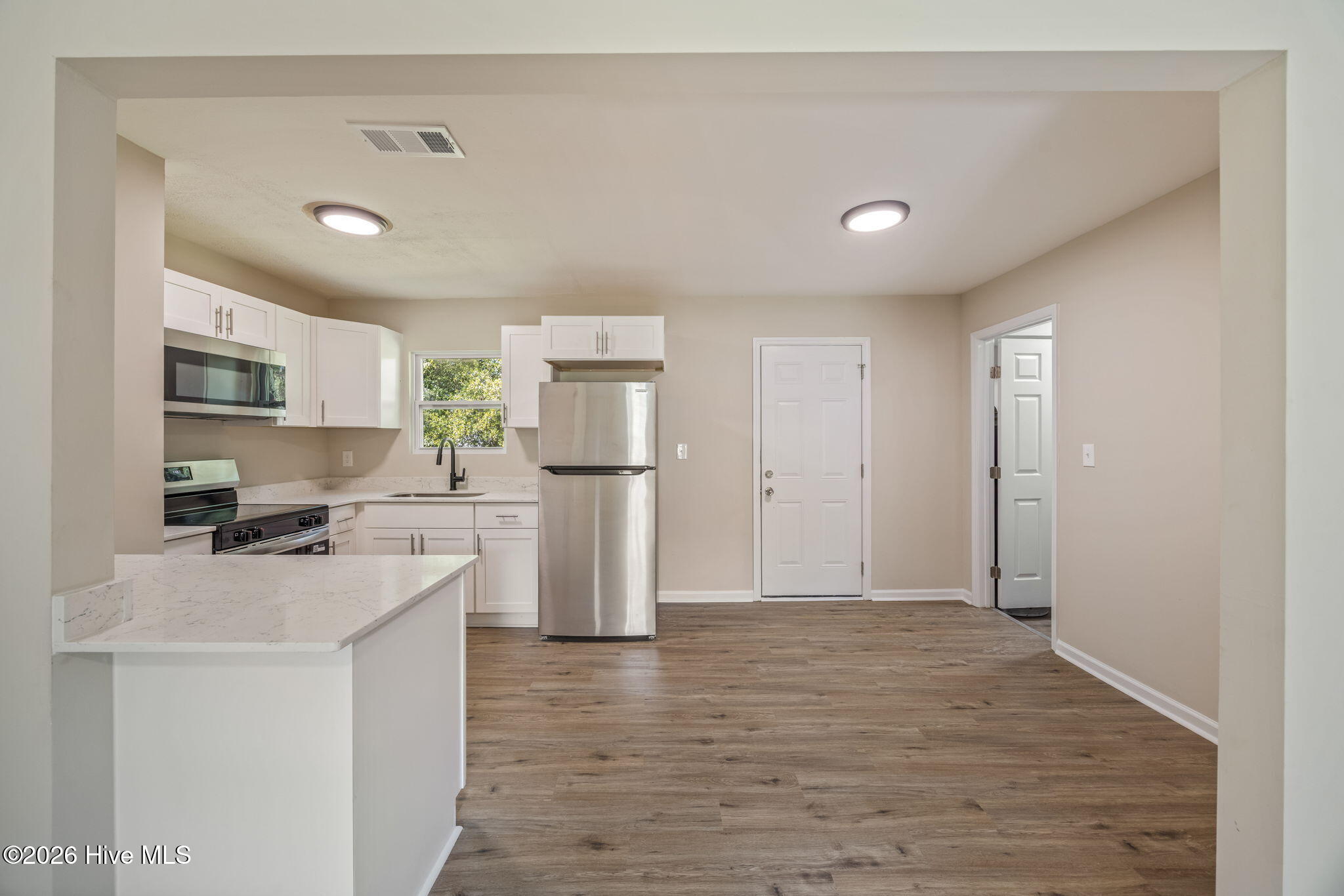 2511 Kensington Drive W Property Photo 22