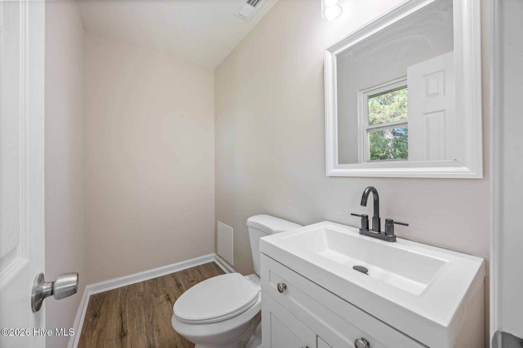 2511 Kensington Drive W Property Photo 26