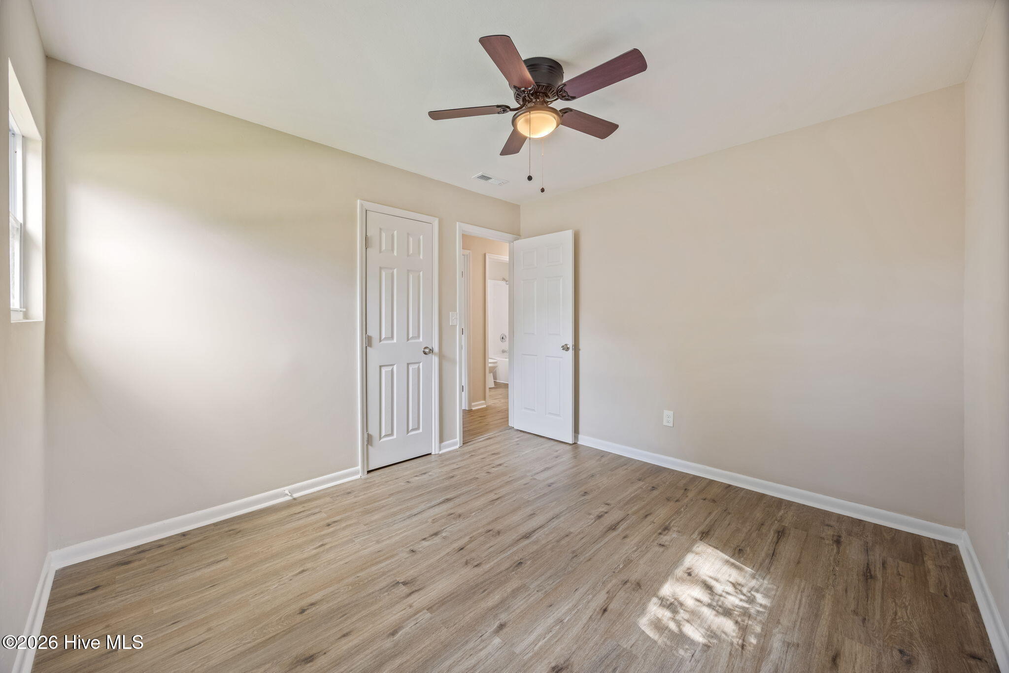2511 Kensington Drive W Property Photo 27