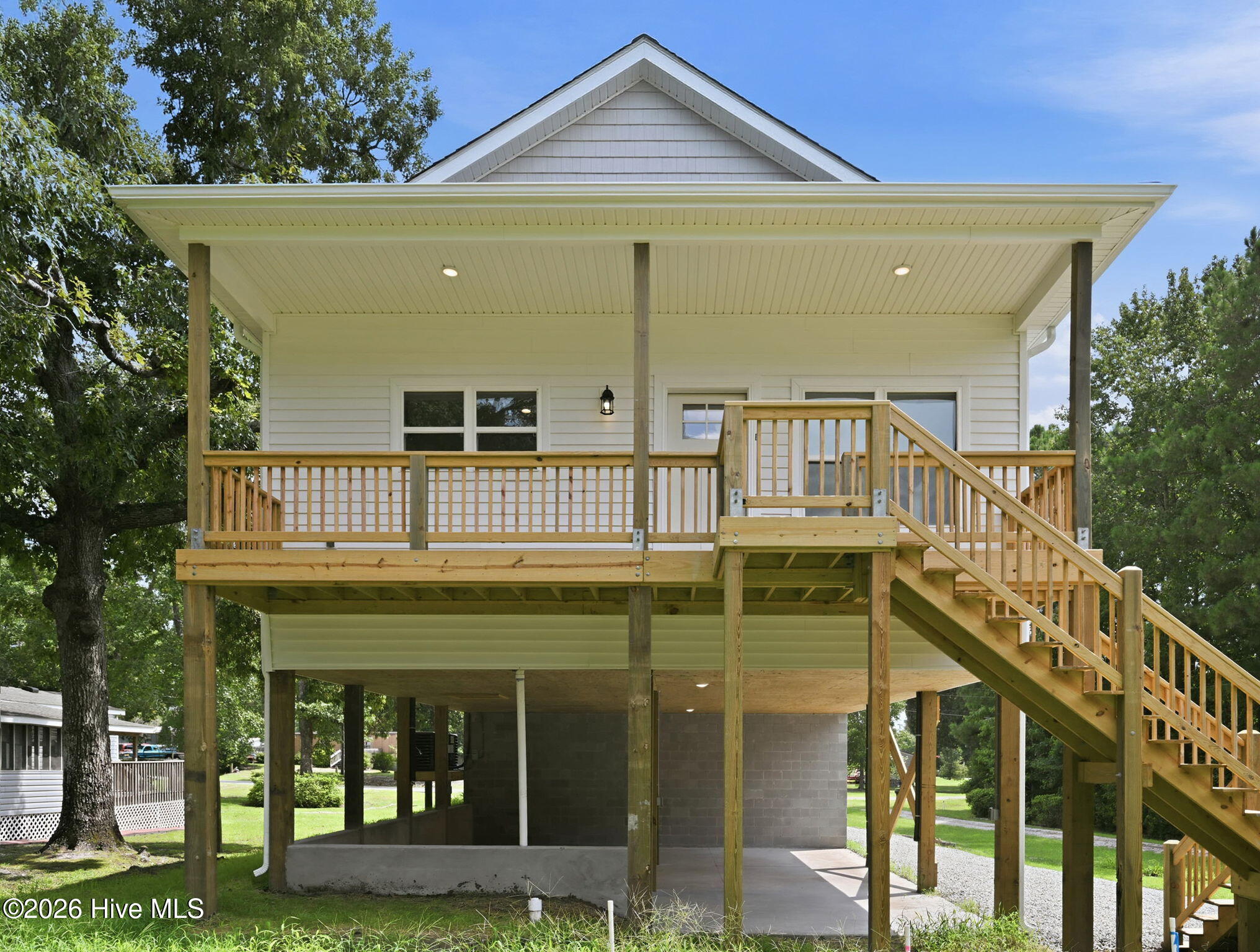 751 Driftwood Drive Property Photo 8