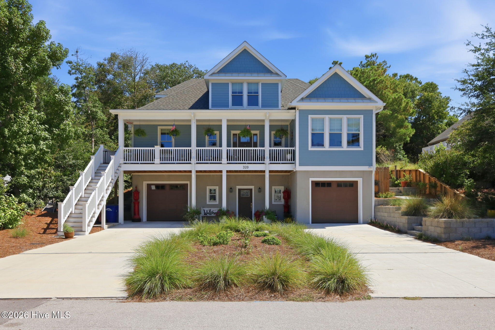 320 Cape Lookout Loop Property Photo 1